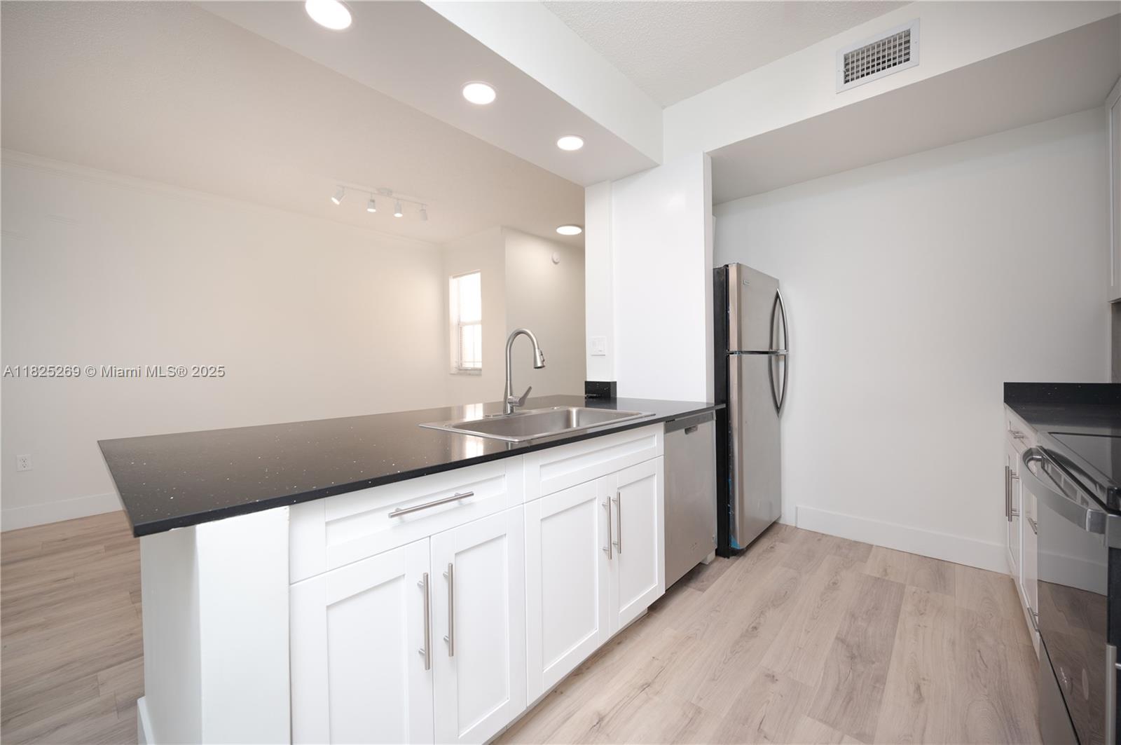 2406 Centergate Dr #202, Miramar, Florida image 6