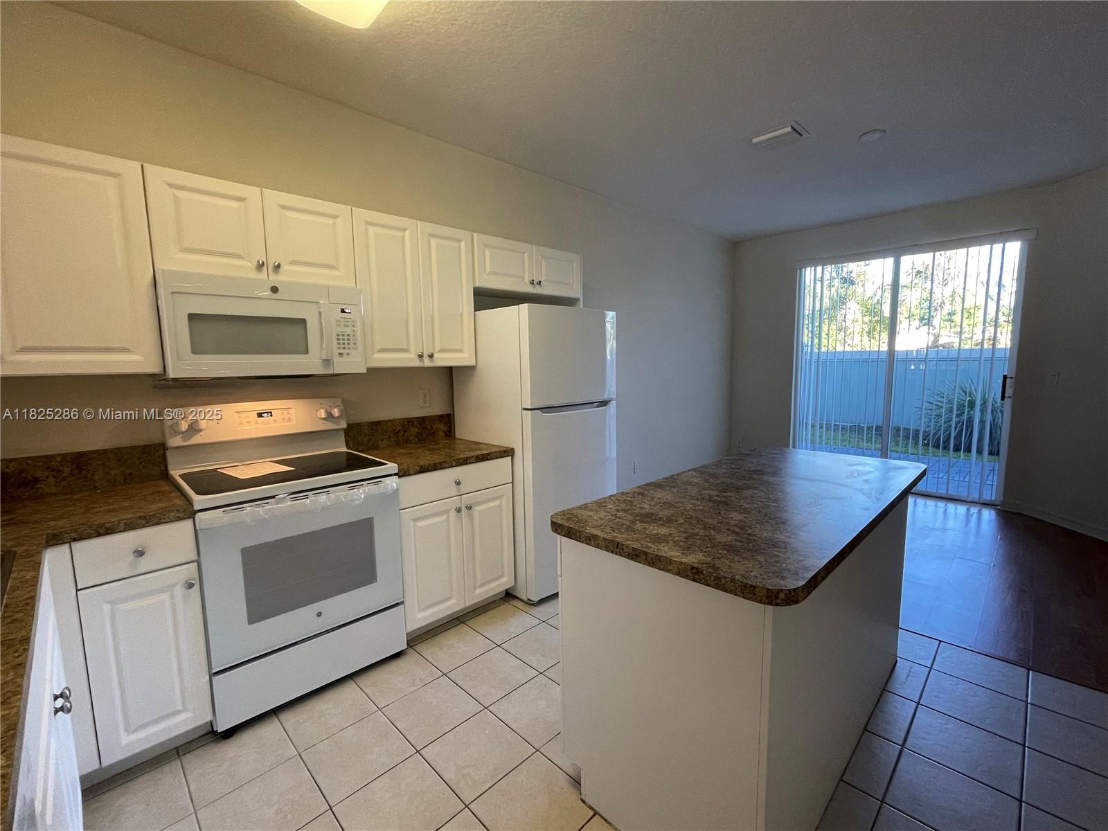 3550 Oleander Ter, Riviera Beach, Florida image 7