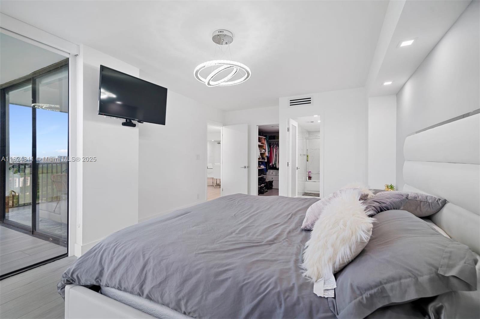 20301 W Country Club Dr #1822, Aventura, Florida image 14