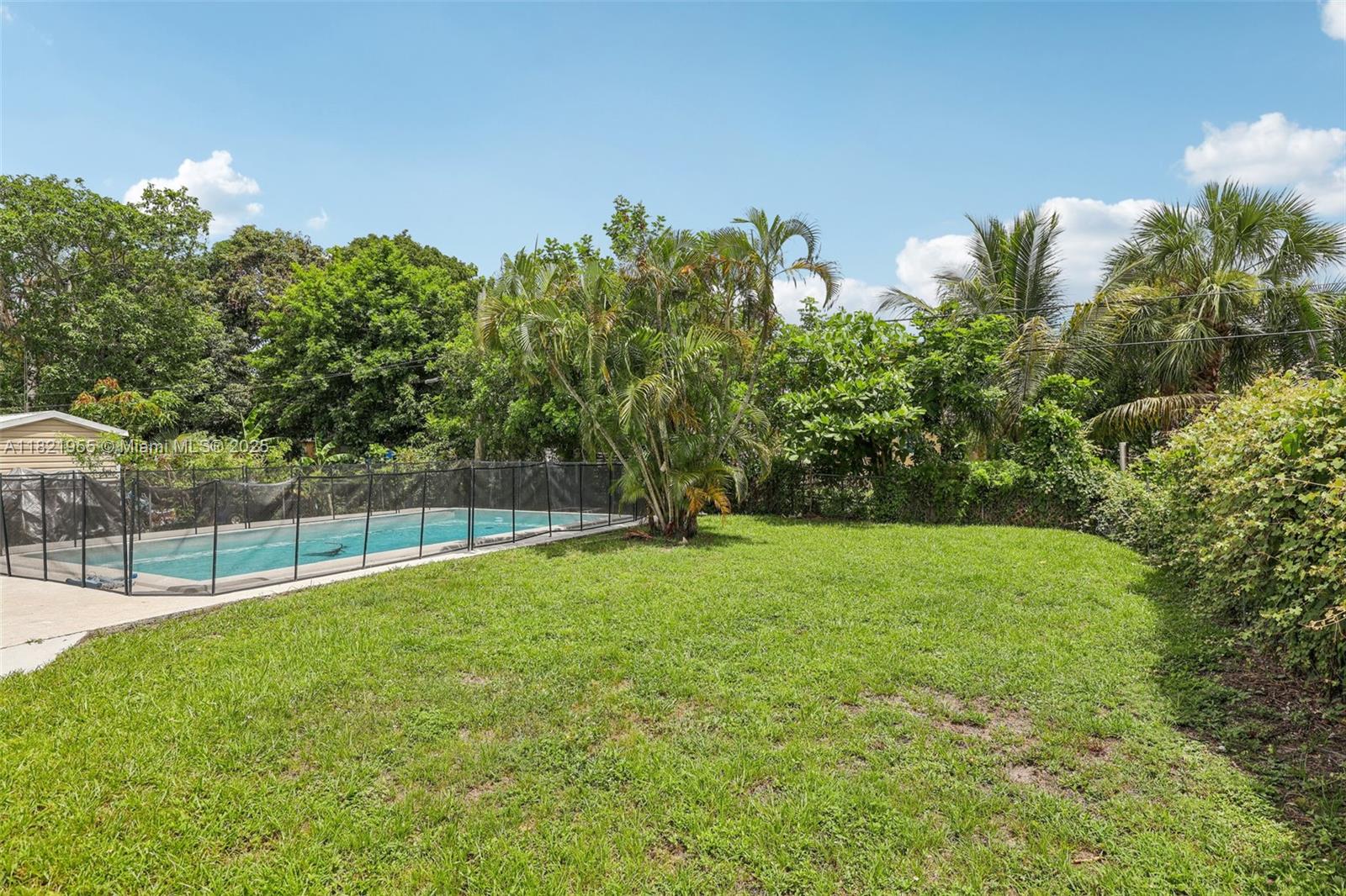 2817 SW 8th St, Fort Lauderdale, Florida image 29