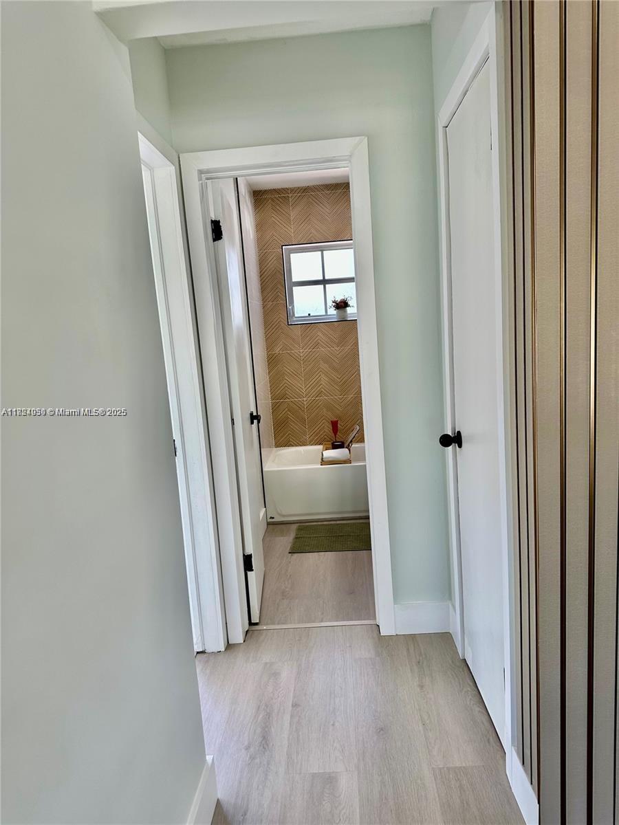 4861 NE 8th Ave, Oakland Park, Florida image 32
