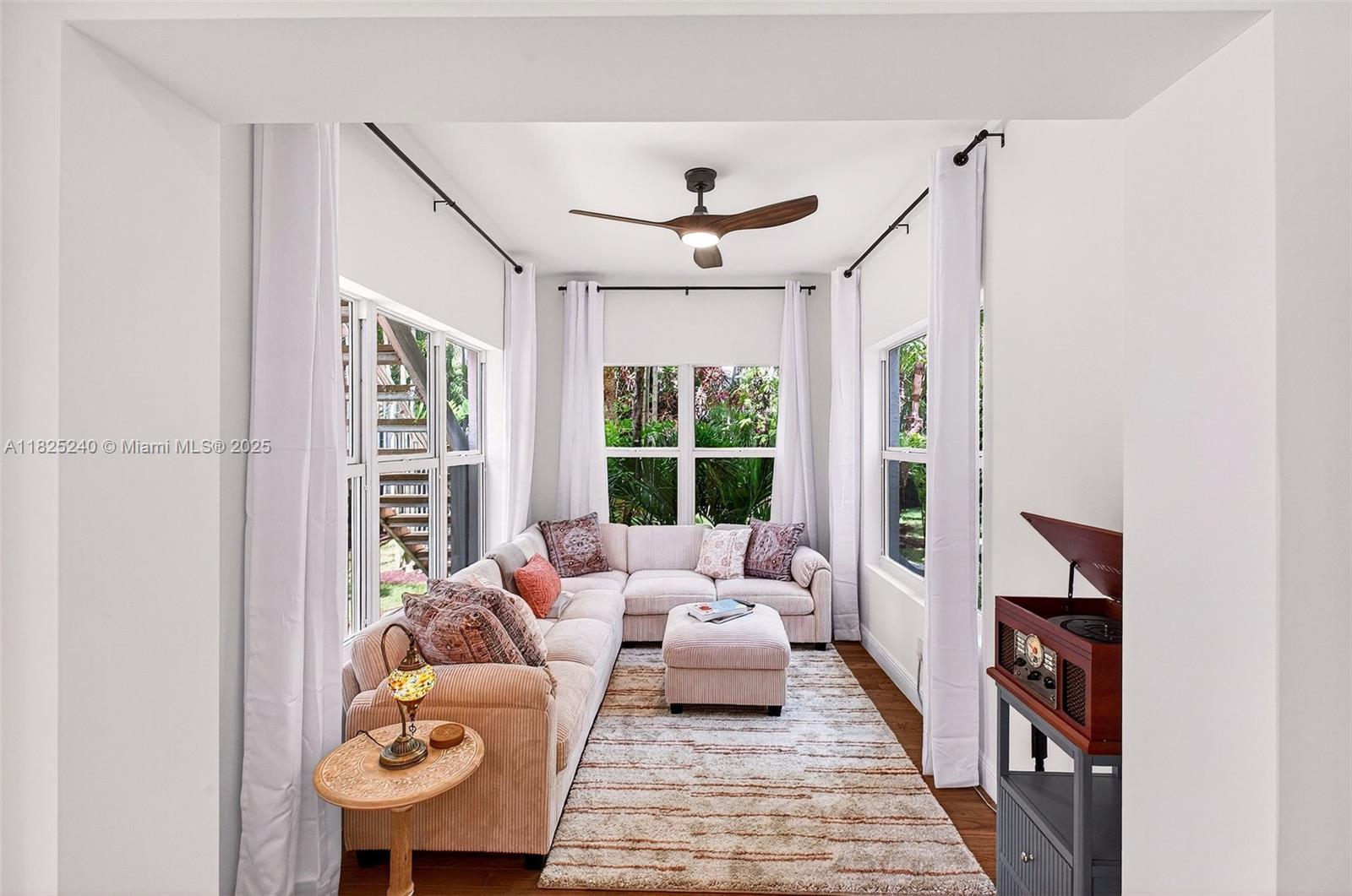 58 NE 44th St, Miami, Florida image 27