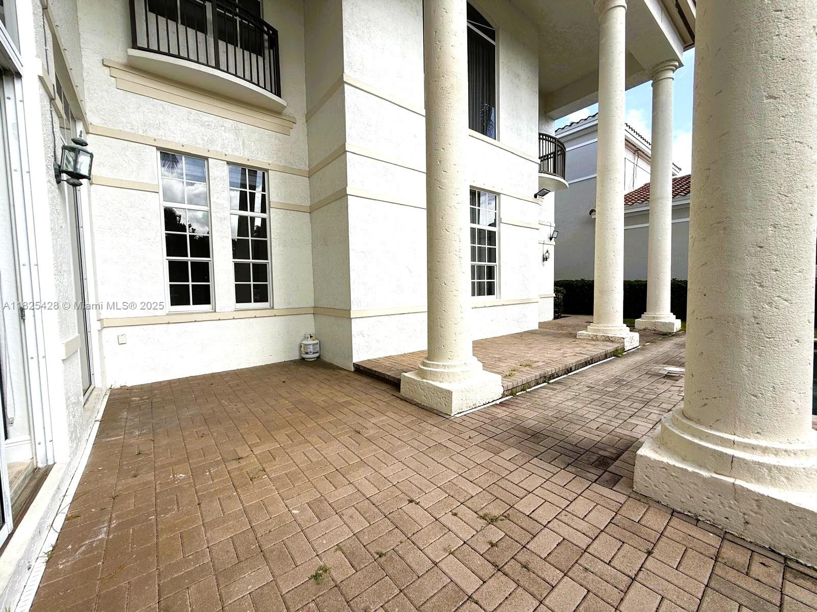 996 Sanibel Dr, Hollywood, Florida image 14