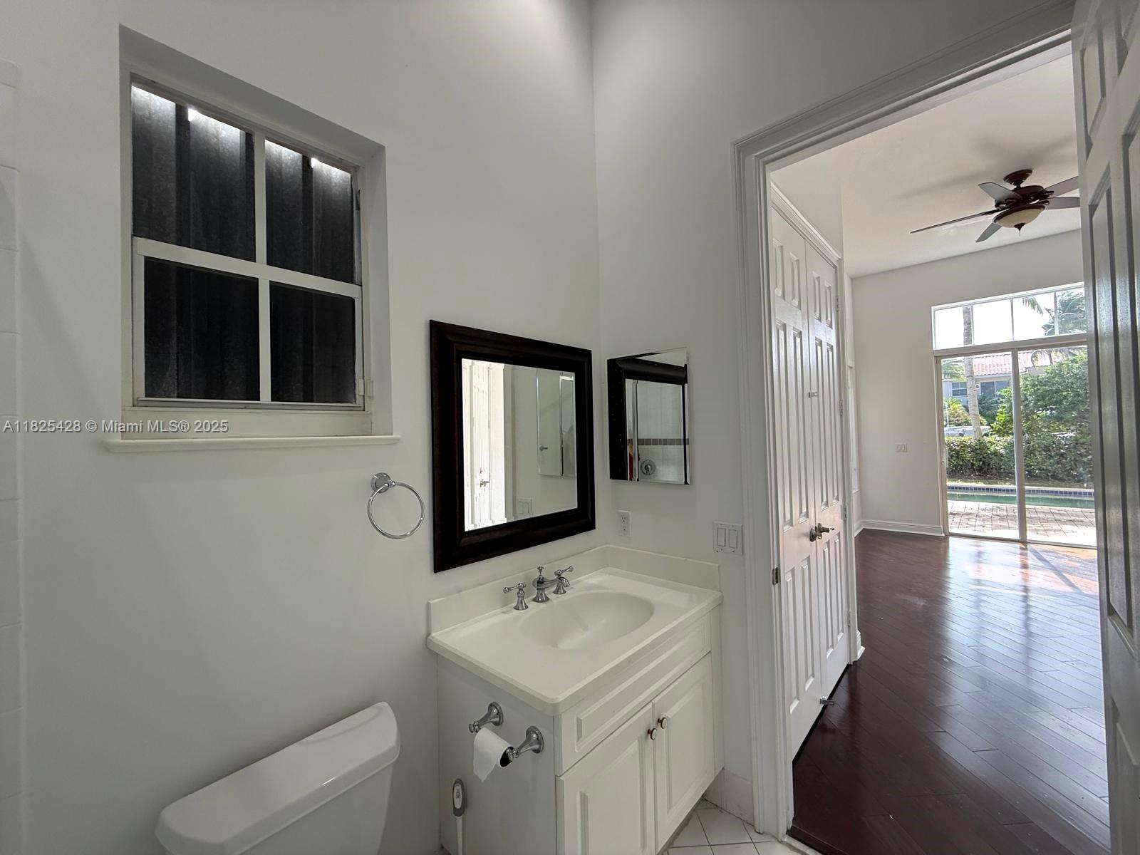 996 Sanibel Dr, Hollywood, Florida image 40