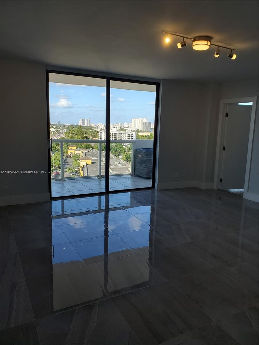 13499 Biscayne Blvd #1105, North Miami, Florida image 6