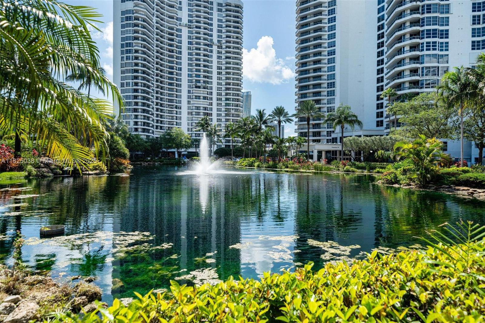 3500 Mystic Pointe Dr #1702, Aventura, Florida image 2