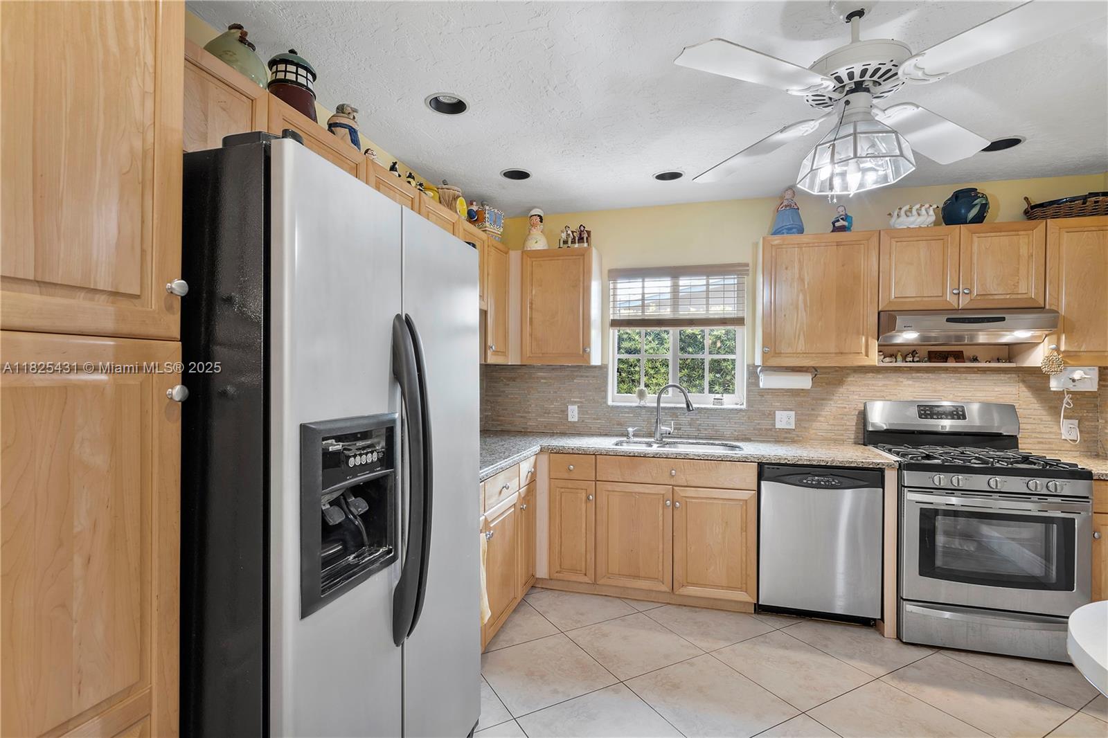 8220 NW 24th Ct, Pembroke Pines, Florida image 8