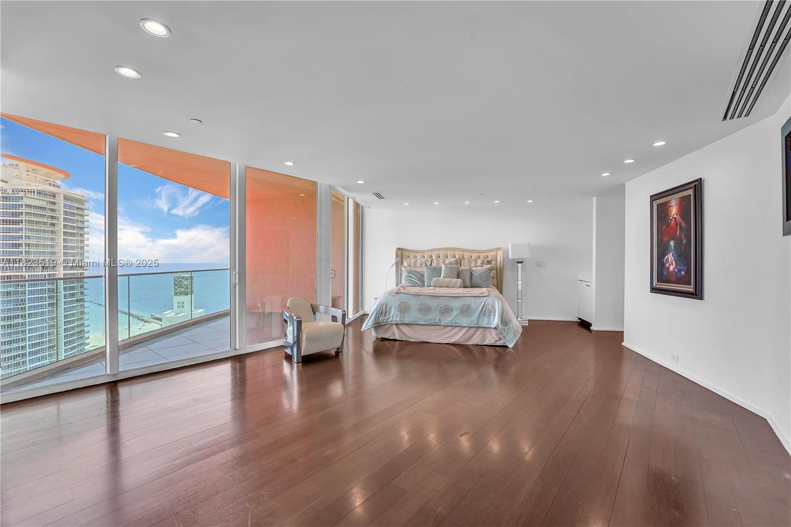 300 S Pointe Dr #3405, Miami Beach, Florida image 24