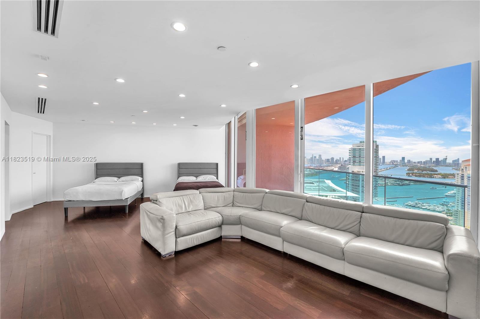 300 S Pointe Dr #3405, Miami Beach, Florida image 45