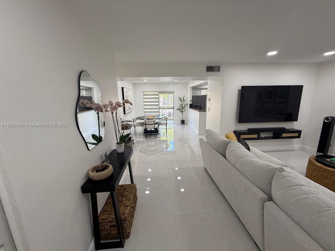 8401 SW 107th Ave #364E, Miami, Florida image 1