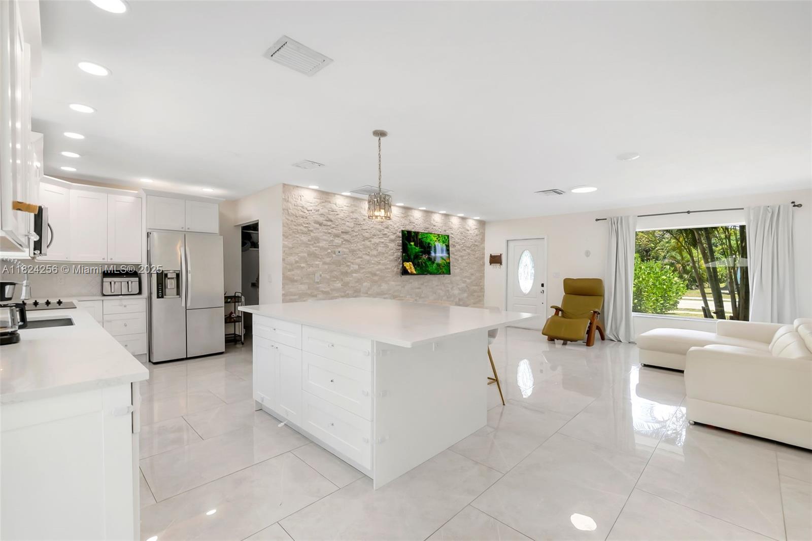 754 NE 36th St, Oakland Park, Florida image 7