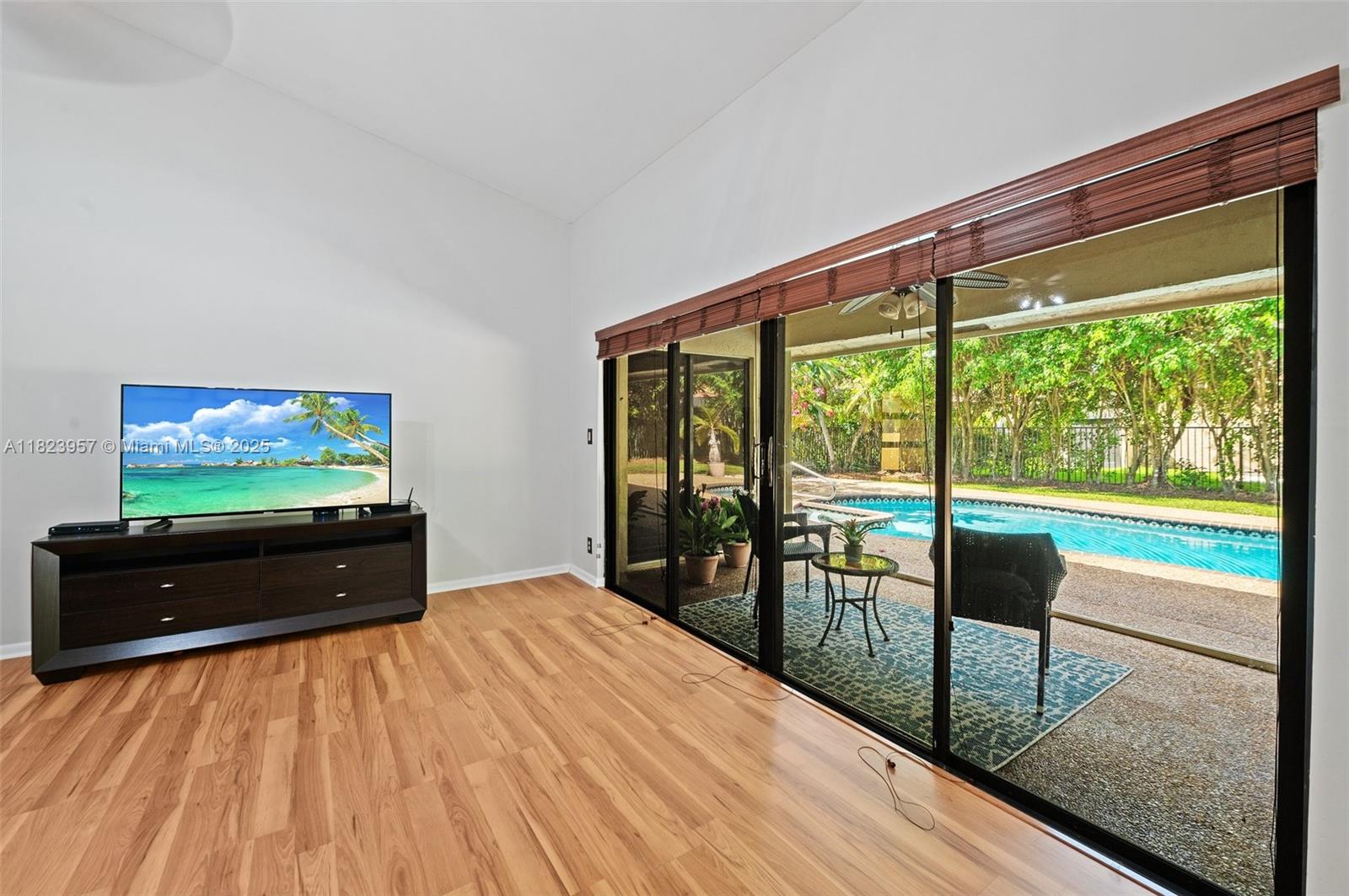 2000 Lakeshore Dr, Weston, Florida image 6