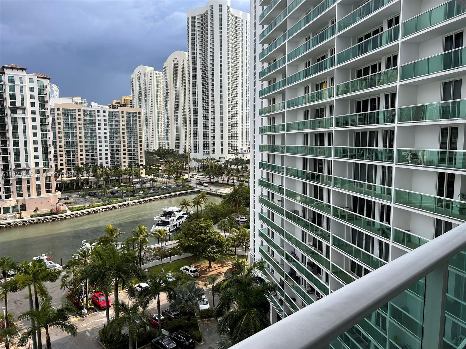 100 Bayview Dr #1030, Sunny Isles Beach, Florida image 27