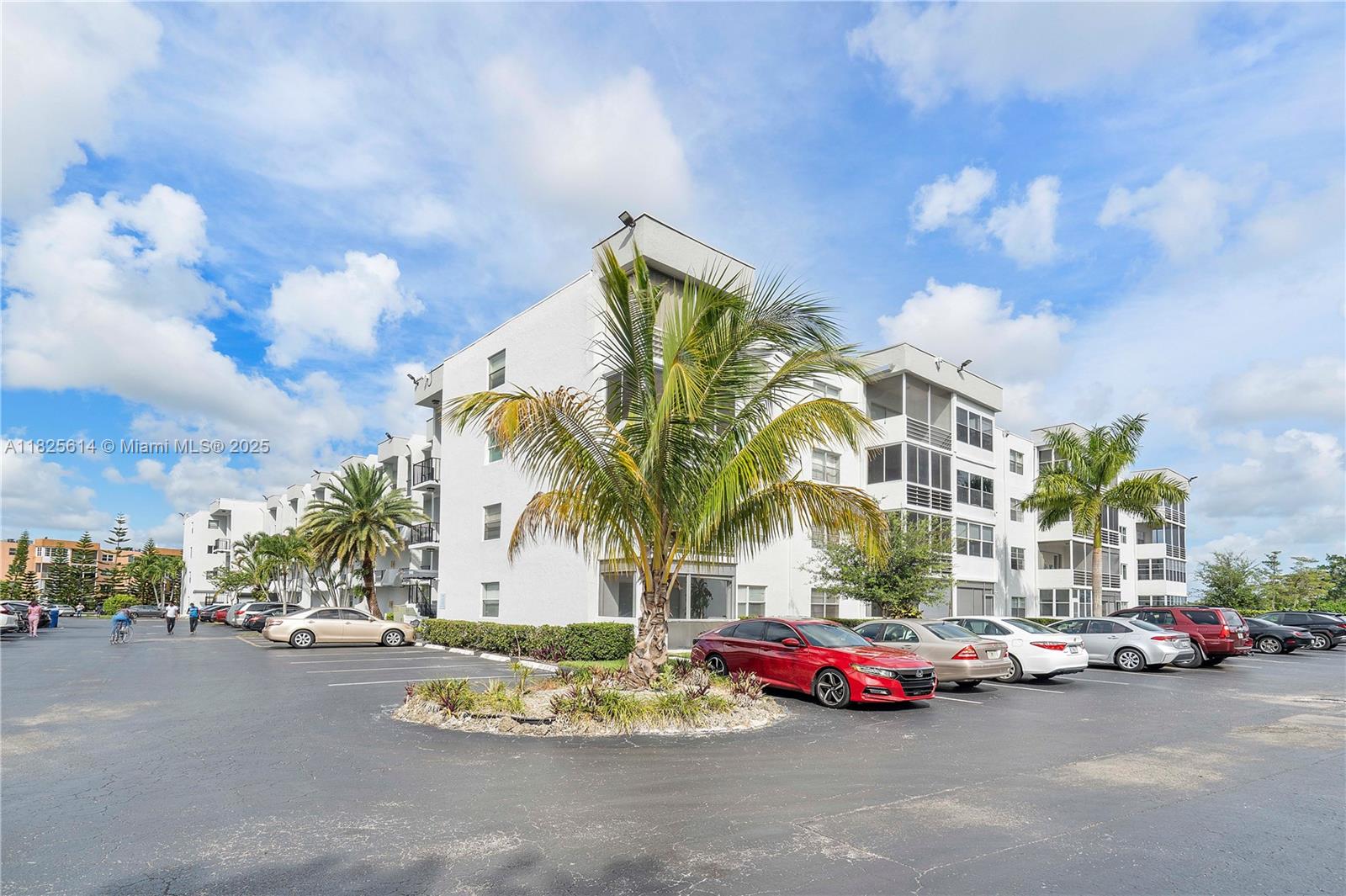 2998 Sunrise Lakes Dr Unit 215, Sunrise, Florida 33322