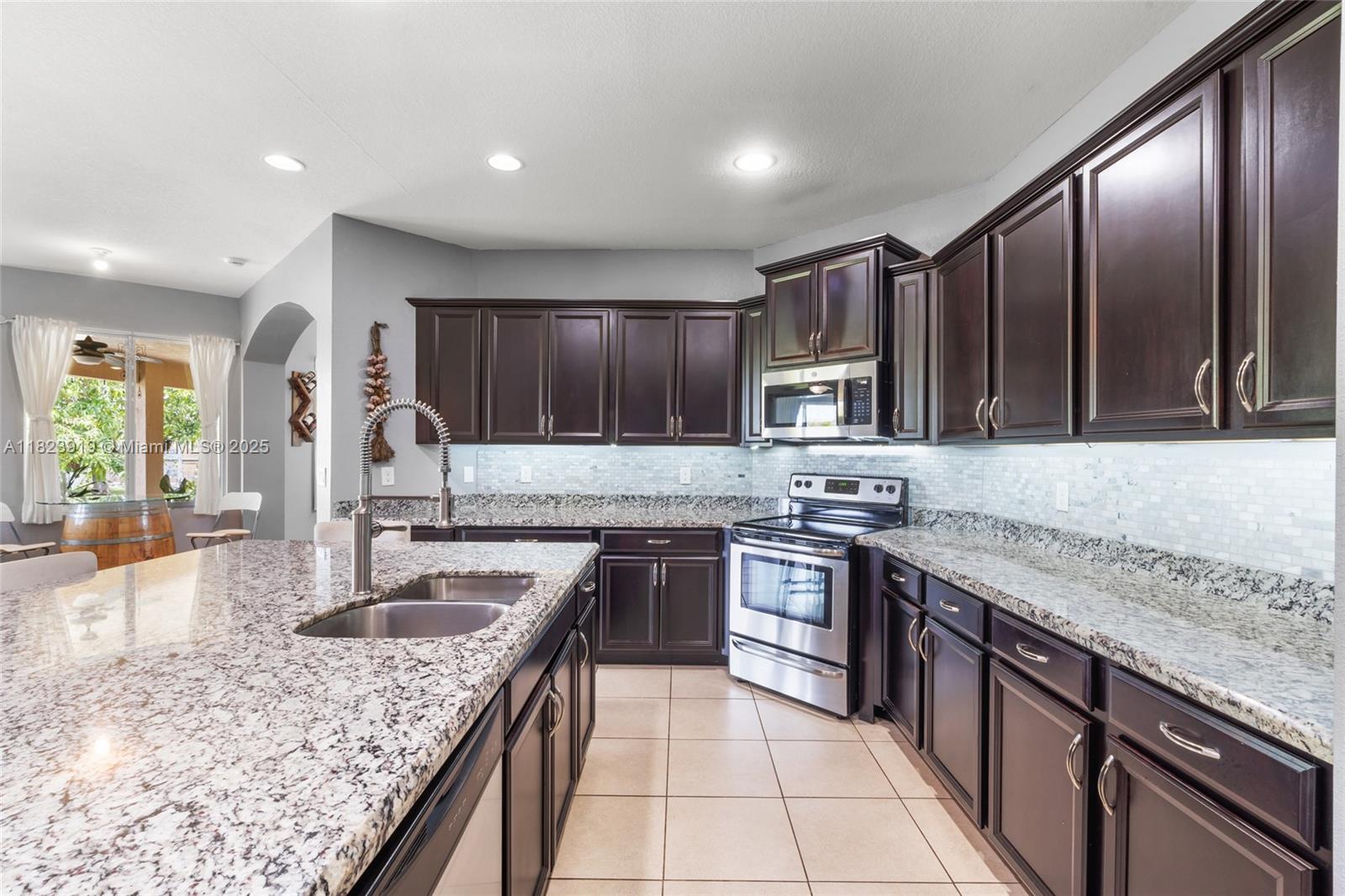 22442 SW 128th Pl, Miami, Florida image 23