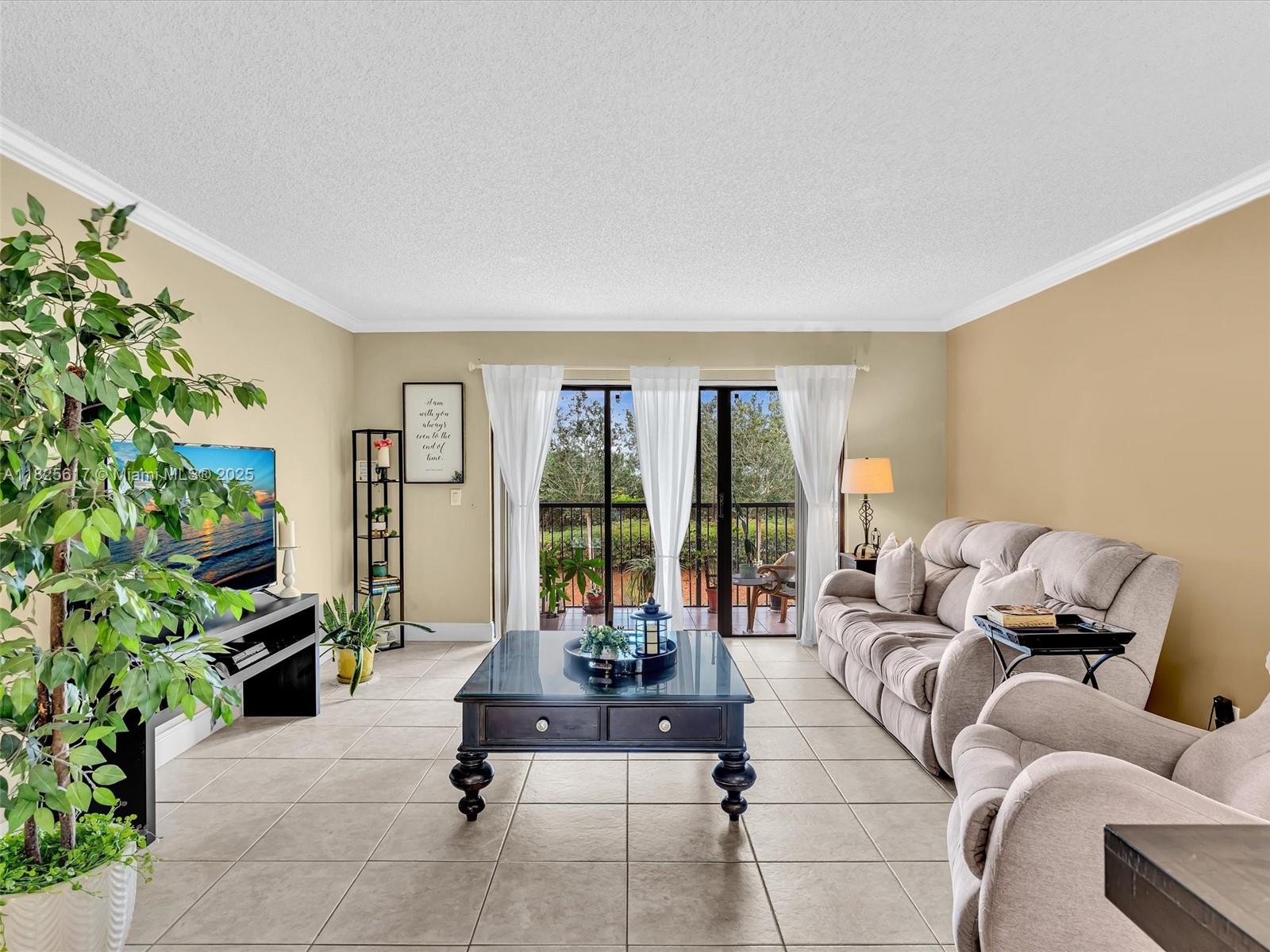 300 Racquet Club Rd #206, Weston, Florida image 2