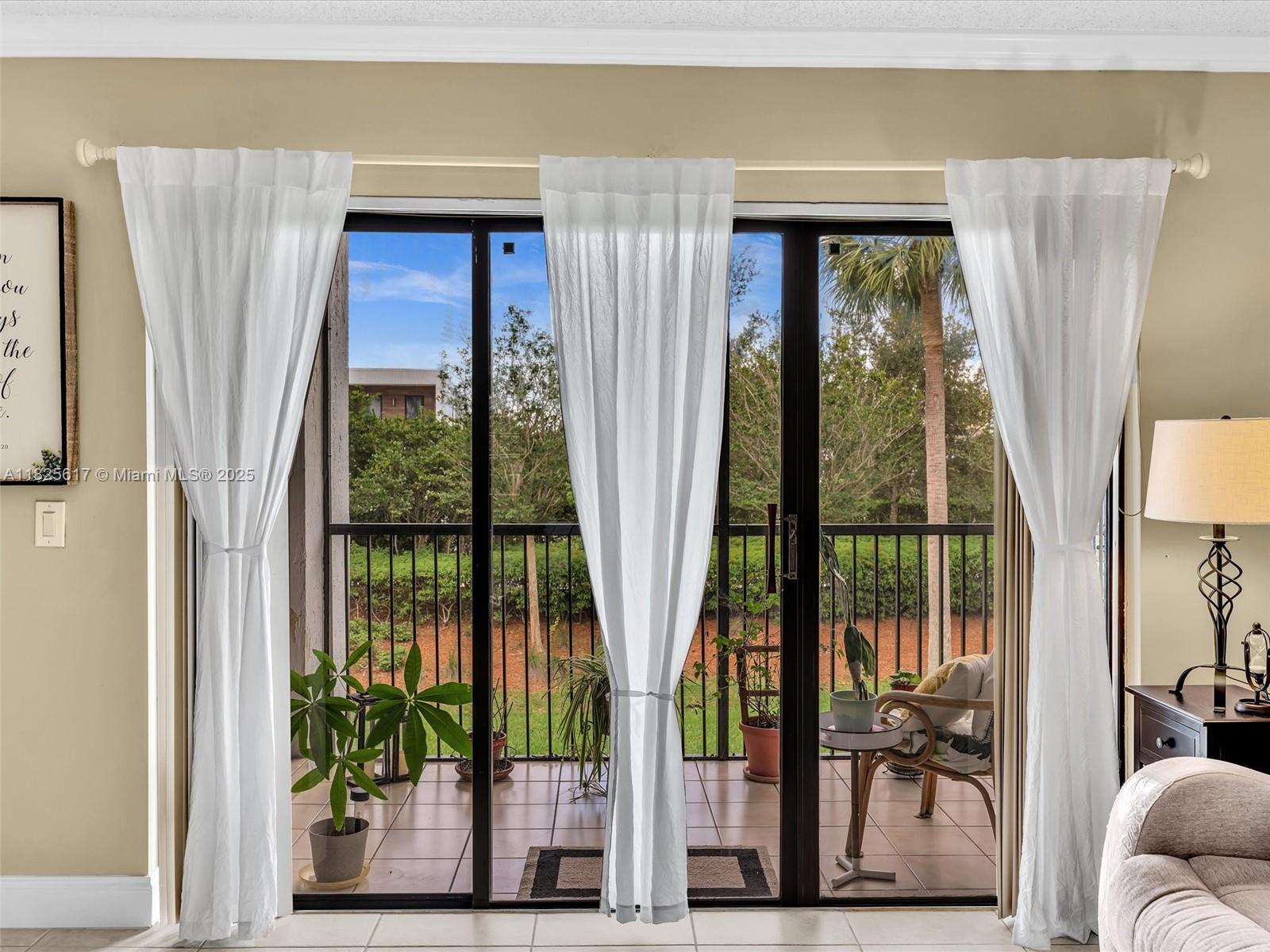 300 Racquet Club Rd #206, Weston, Florida image 4