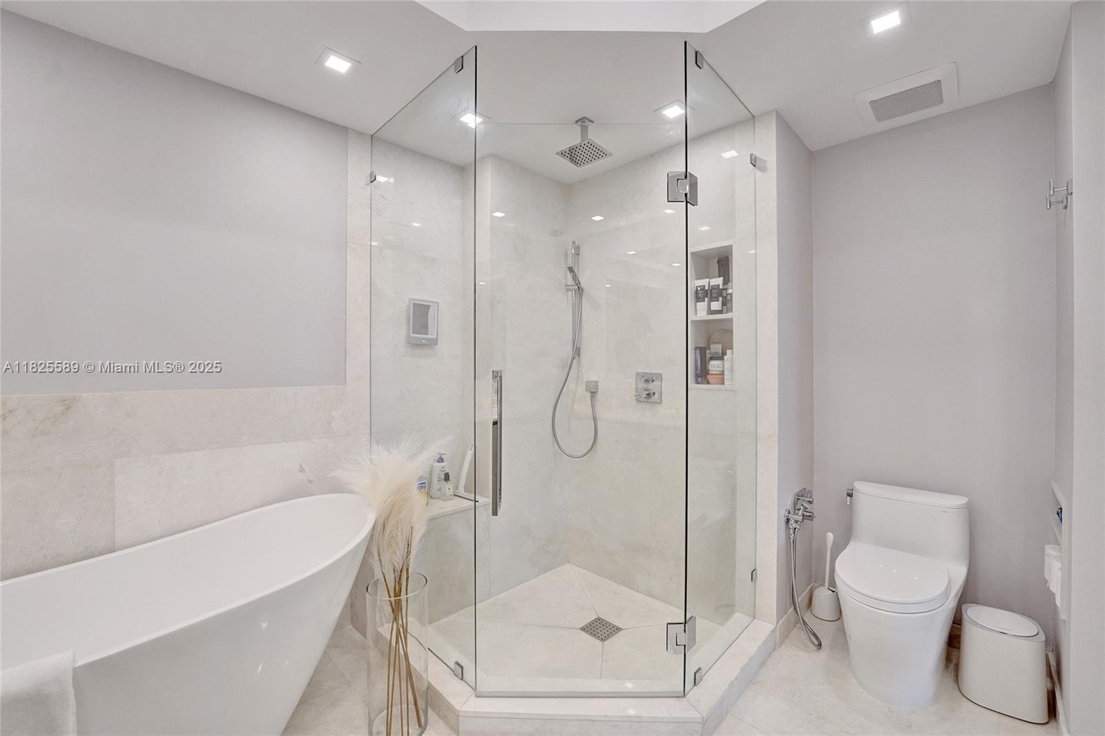 19900 E Country Club Dr #TS16, Aventura, Florida image 28