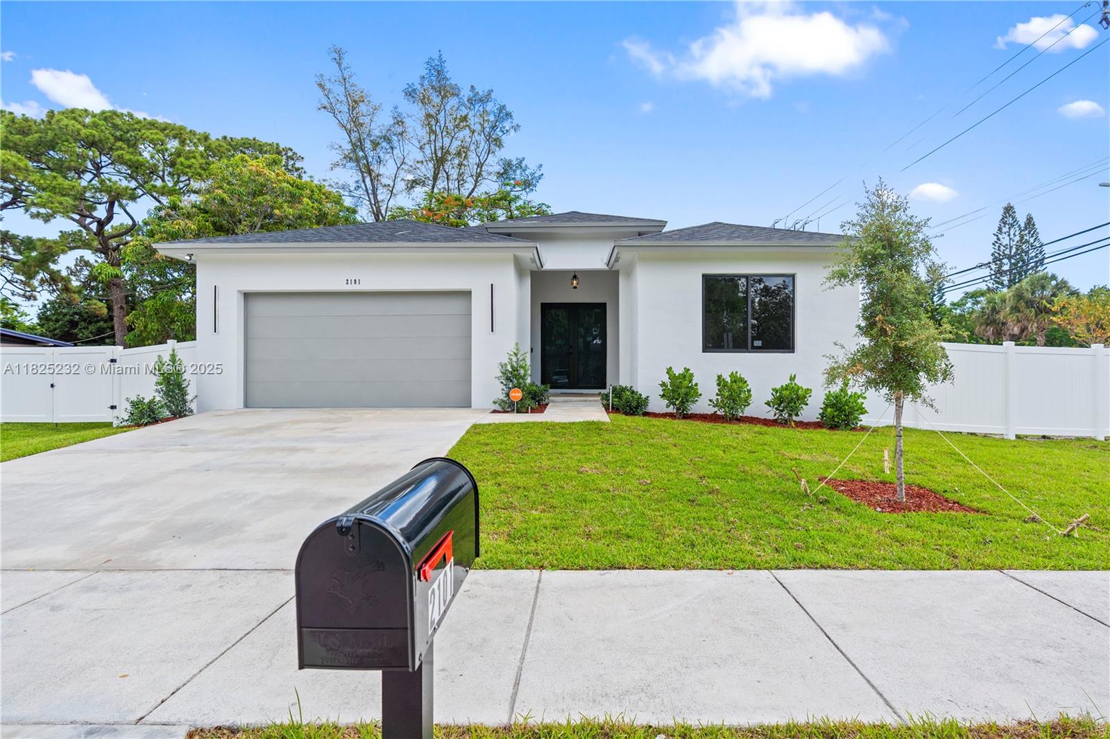 2101 NW 27th St, Oakland Park, Florida image 1
