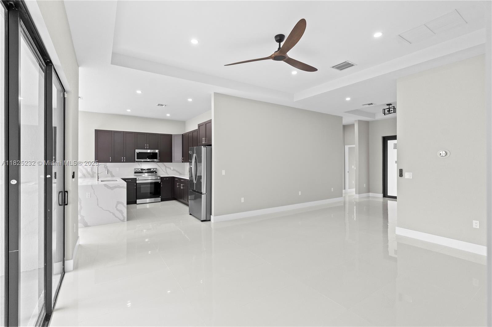 2101 NW 27th St, Oakland Park, Florida image 14
