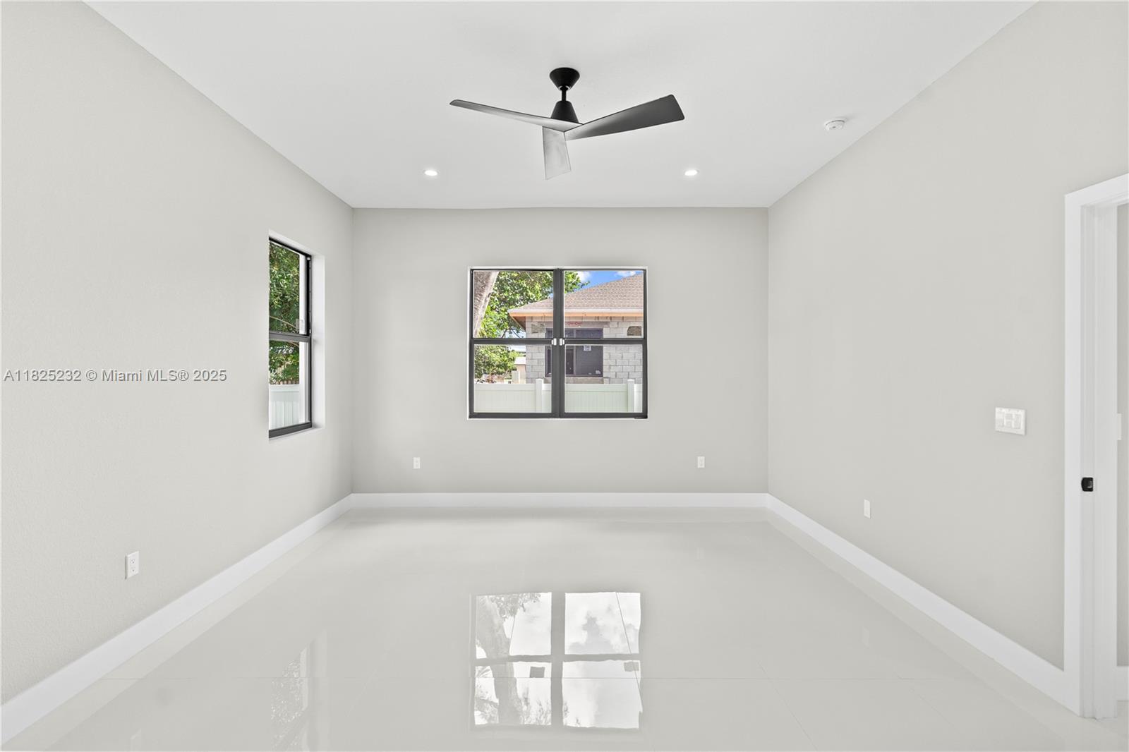 2101 NW 27th St, Oakland Park, Florida image 26