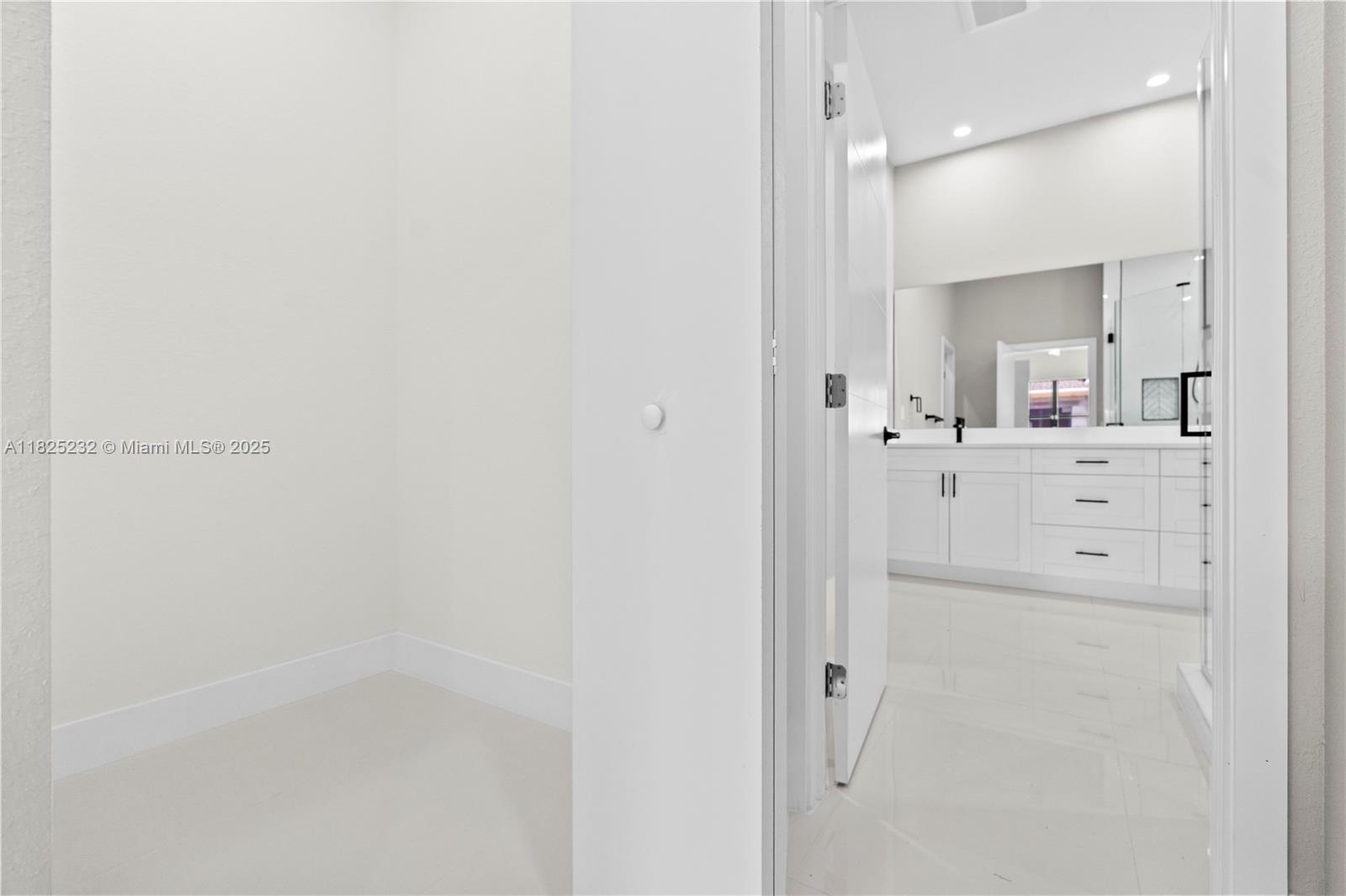 2101 NW 27th St, Oakland Park, Florida image 28