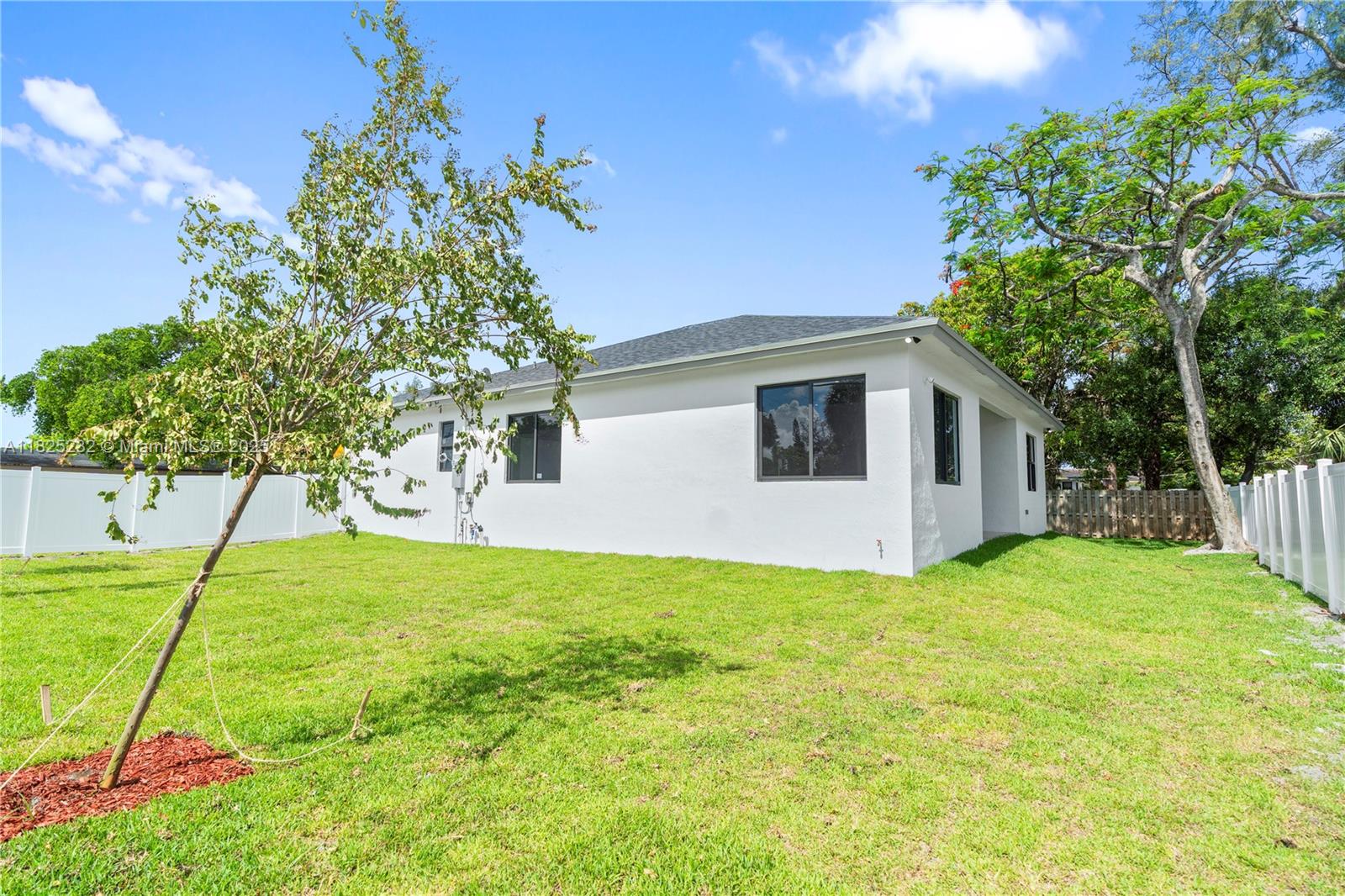 2101 NW 27th St, Oakland Park, Florida image 43