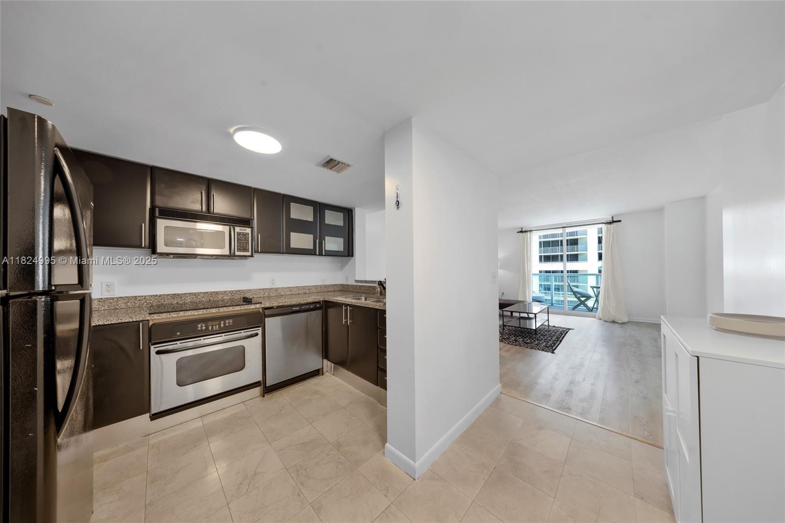 2101 Brickell Ave #605, Miami FL 33129