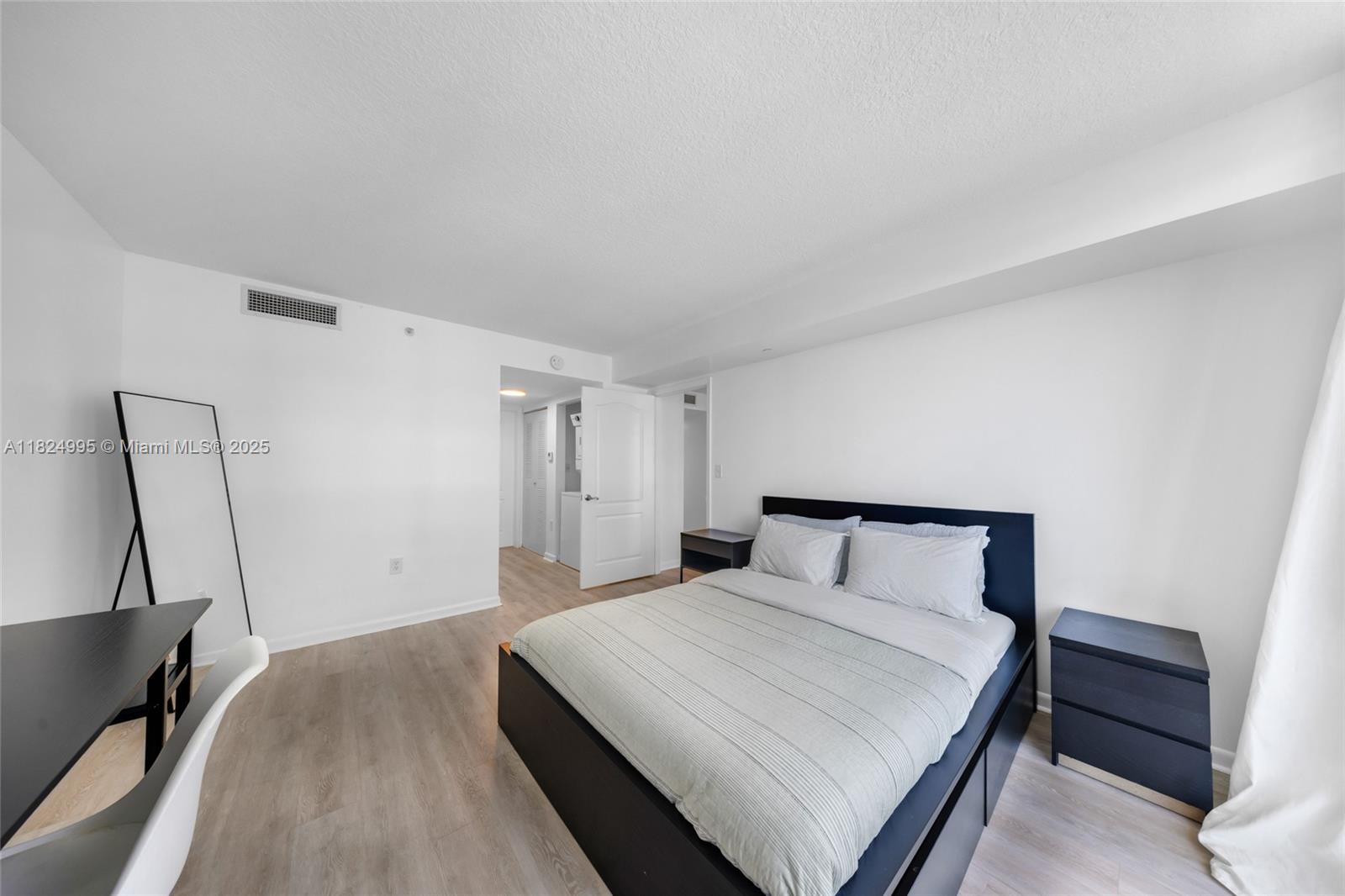 2101 Brickell Ave #605, Miami FL 33129