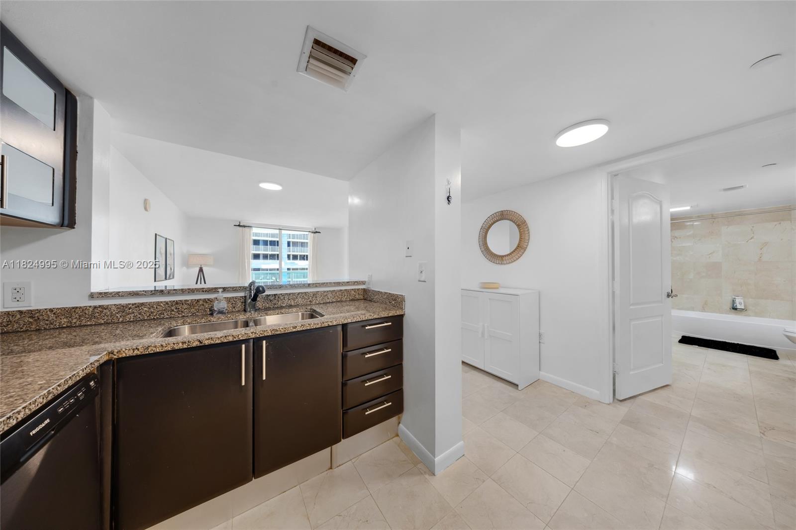 2101 Brickell Ave #605, Miami FL 33129