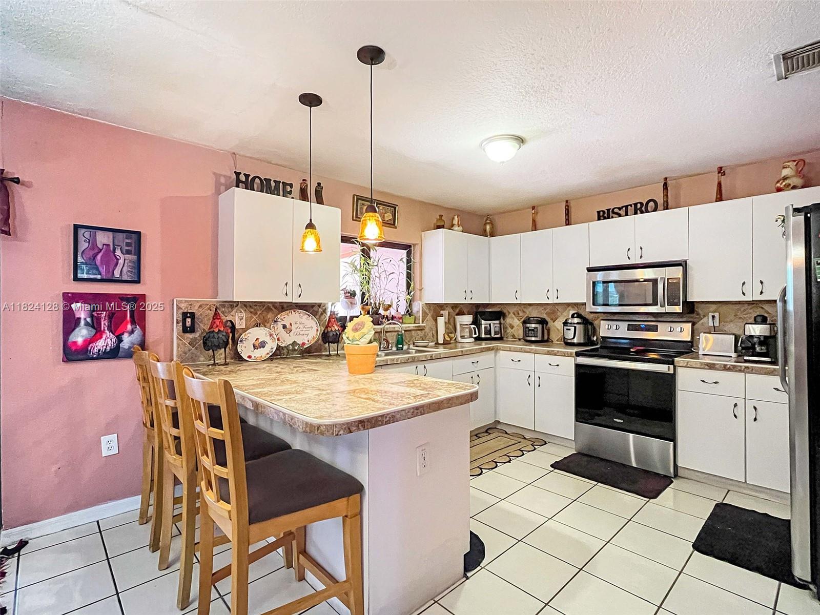18003 SW 153rd Pl, Miami, Florida image 4