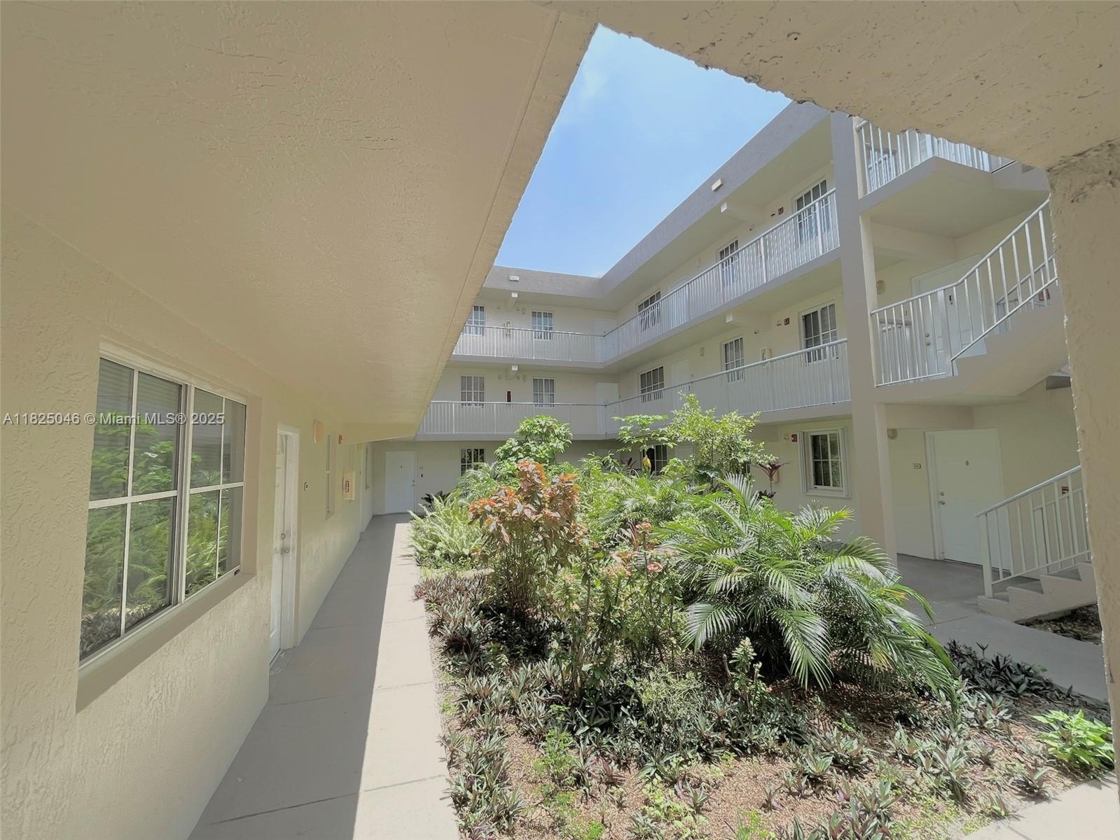 6135 NW 186th St #201, Hialeah, Florida image 10