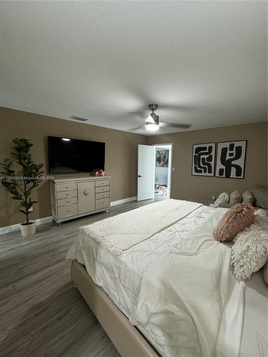 6504 N Packwood Ave, Tampa, Florida image 9