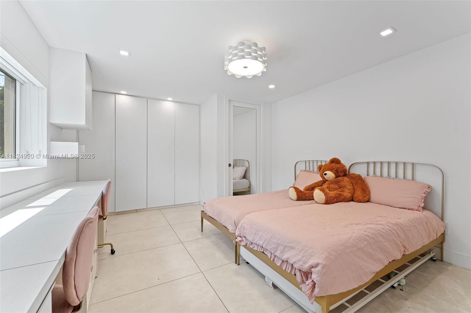 3748 Prairie Ave, Miami Beach, Florida image 15