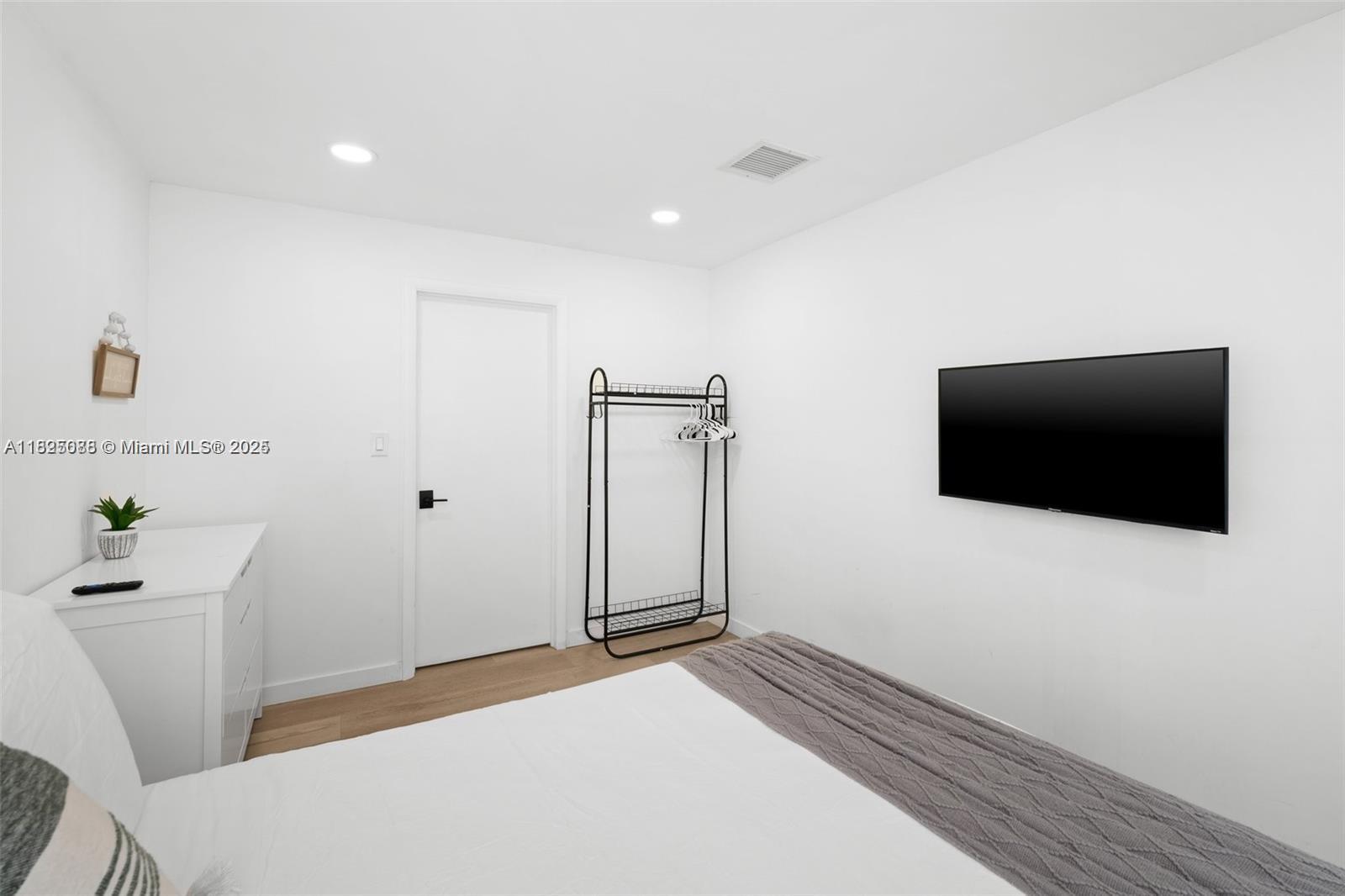 413 Holiday, Hallandale Beach, Florida image 18