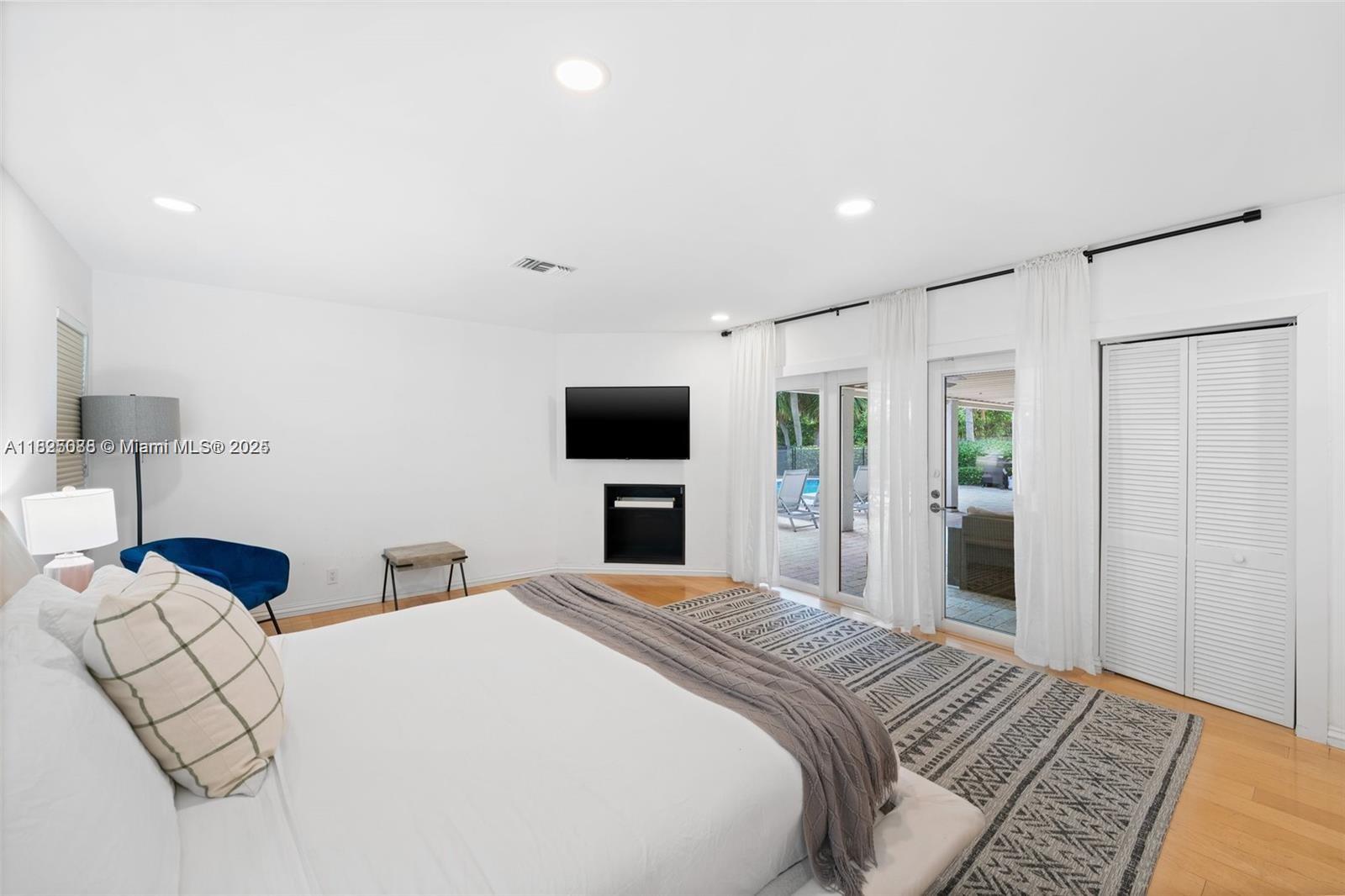 413 Holiday, Hallandale Beach, Florida image 35