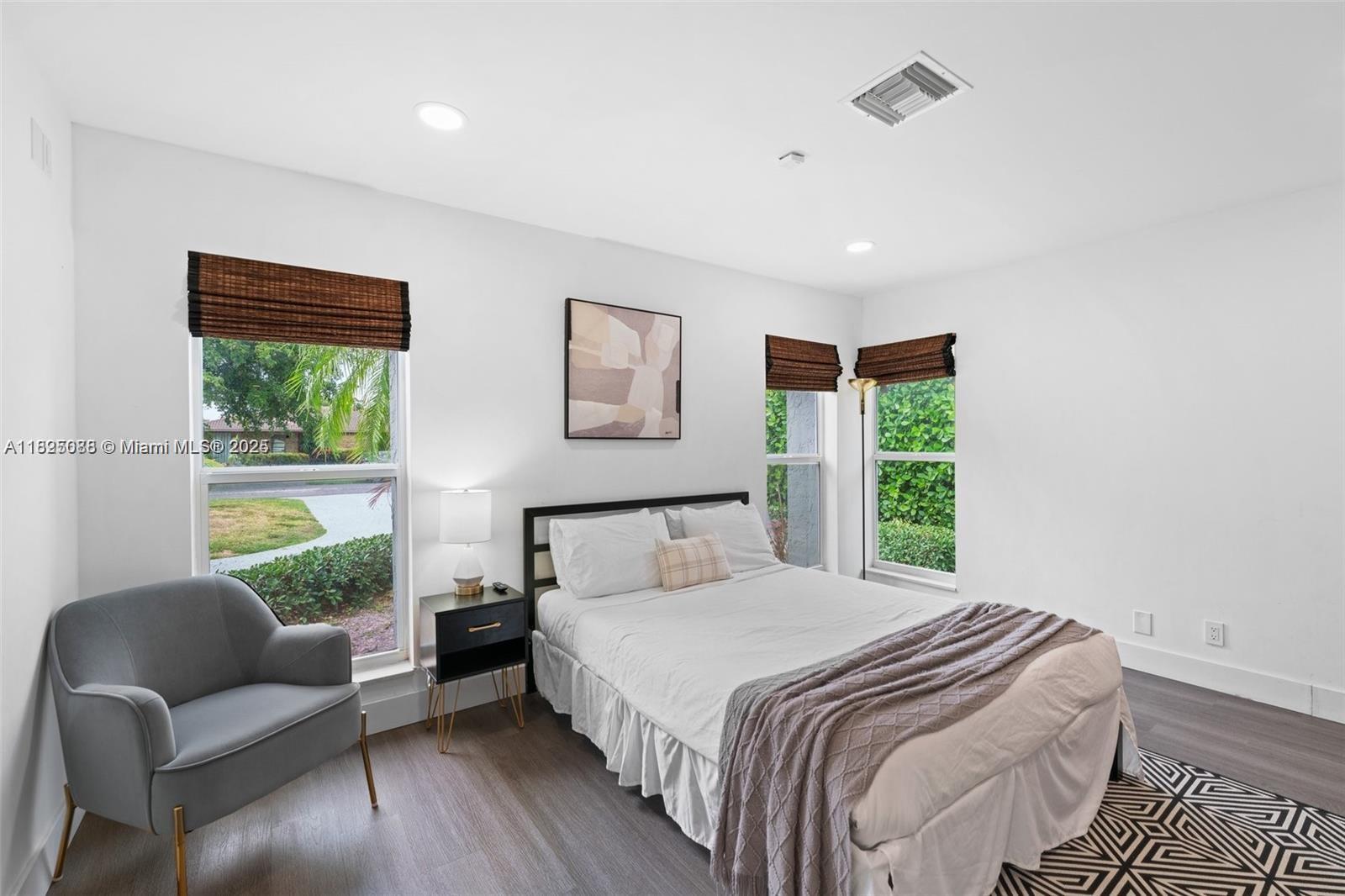 413 Holiday, Hallandale Beach, Florida image 38