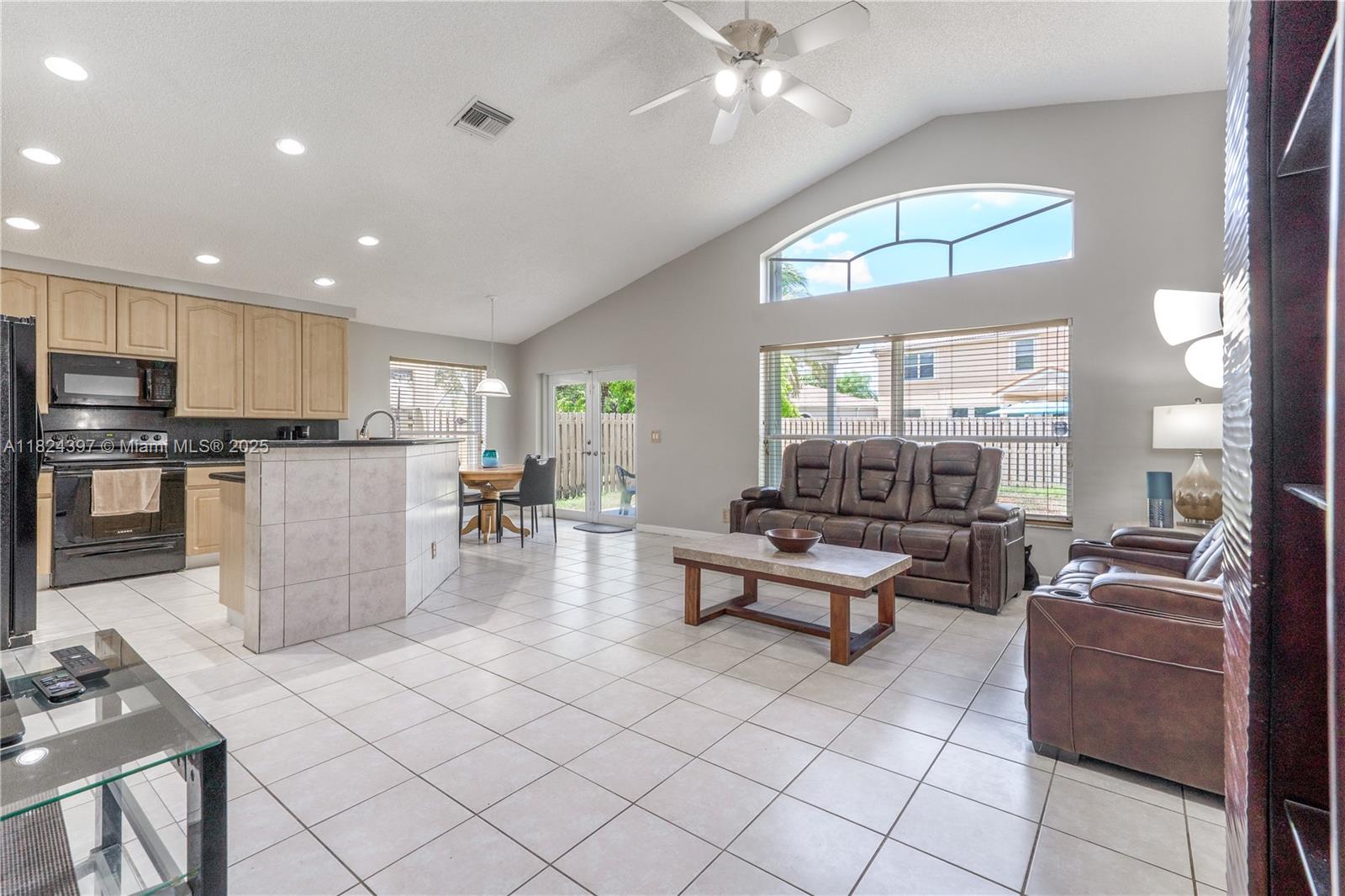 13224 NW 12th St, Pembroke Pines, Florida image 7