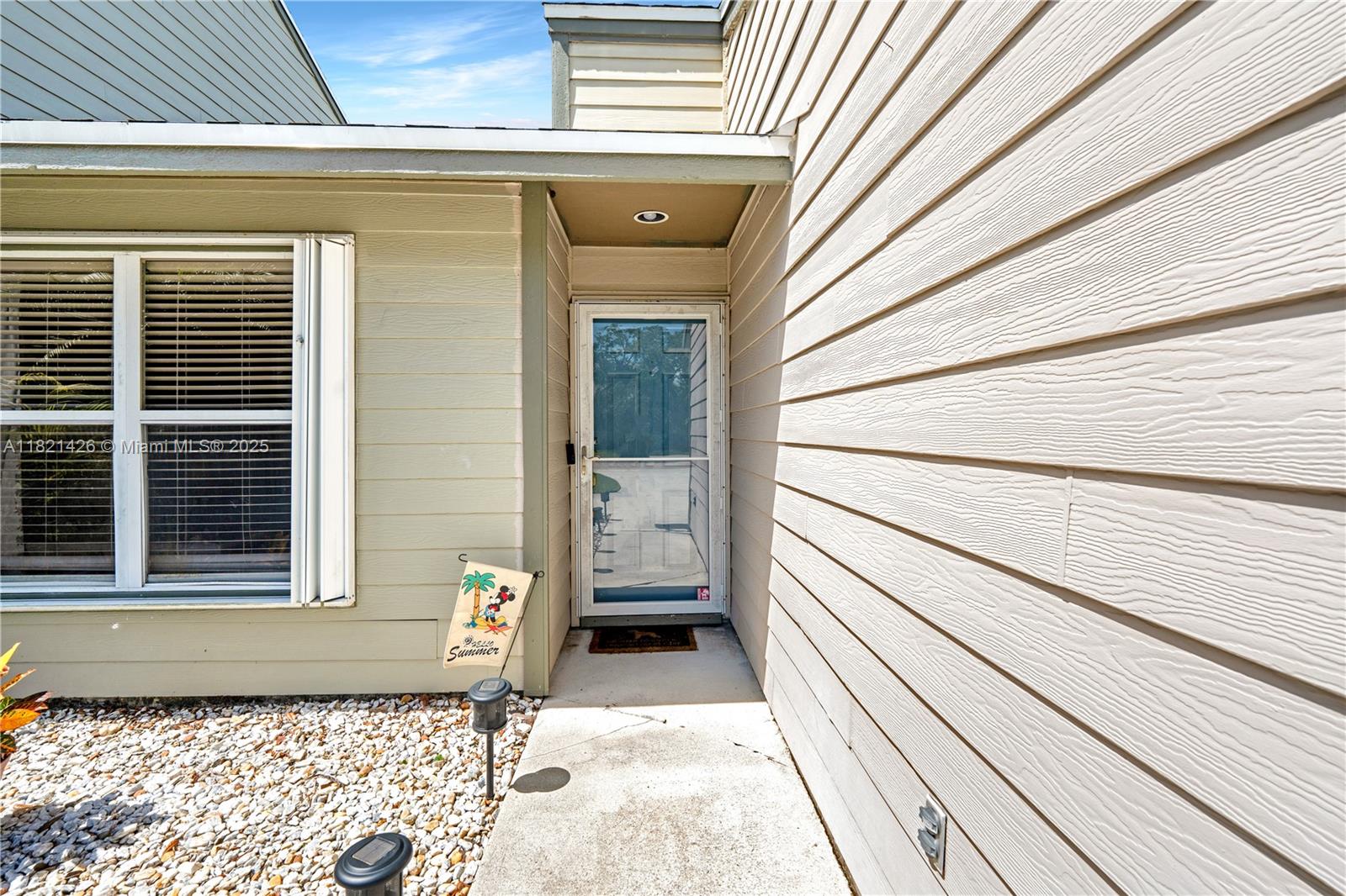 894 NE Sandalwood Pl, Jensen Beach, Florida image 2