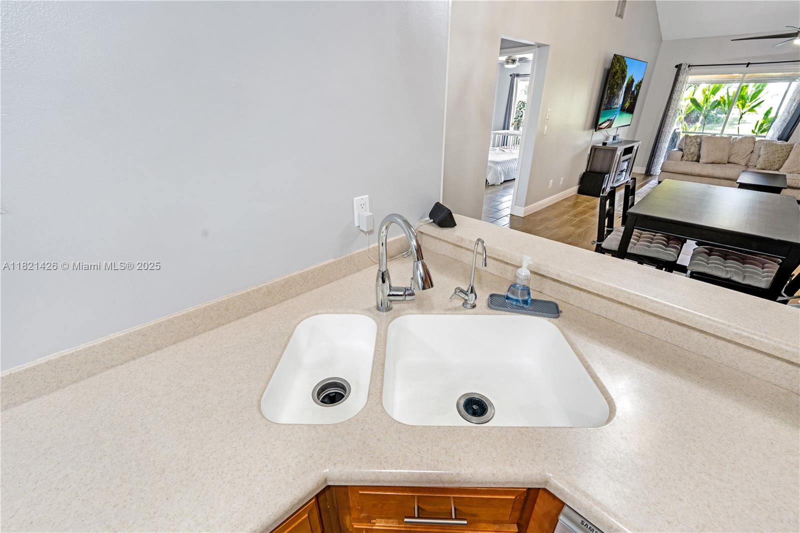 894 NE Sandalwood Pl, Jensen Beach, Florida image 6