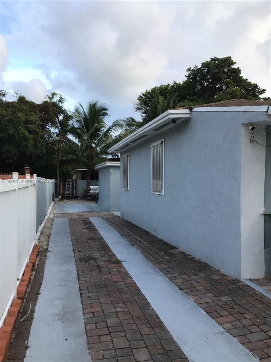 1860 NW 45th St, Miami, Florida image 6