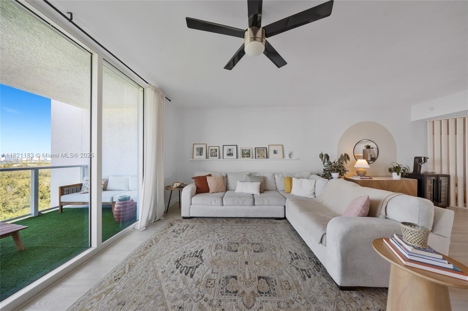 15051 Royal Oaks Ln #1901, North Miami, Florida image 20