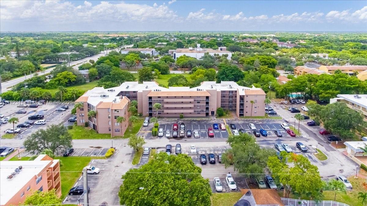 3100 Pine Island Rd Unit 305, Sunrise, Florida 33351