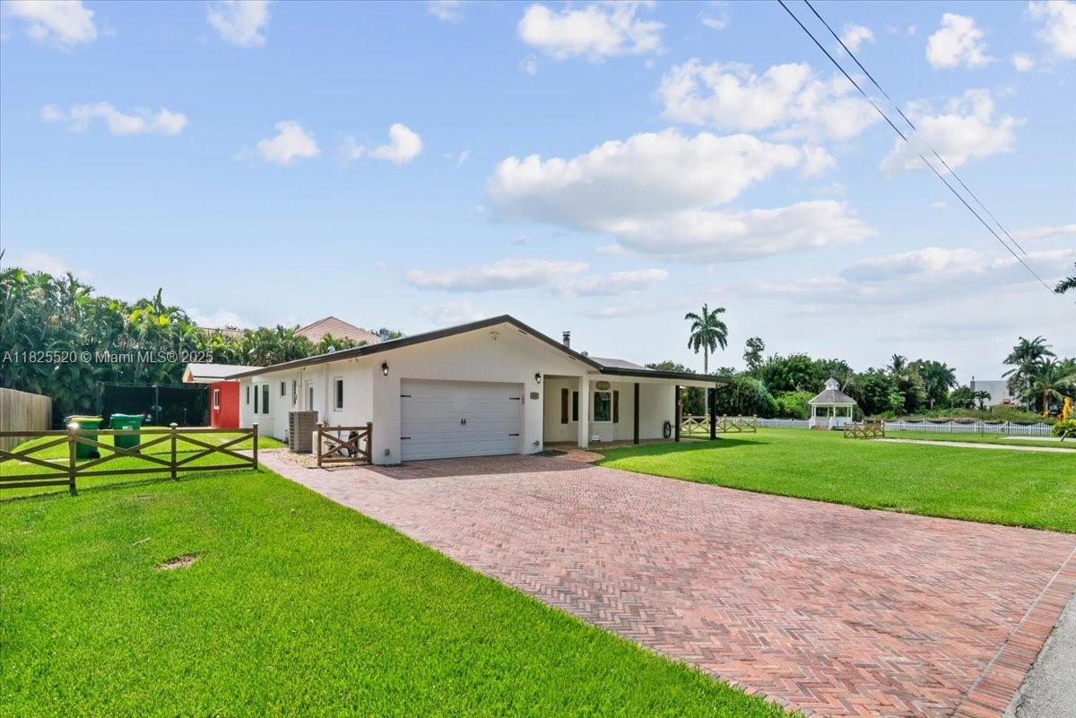 1550 NW 114th Ave, Plantation, Florida image 2