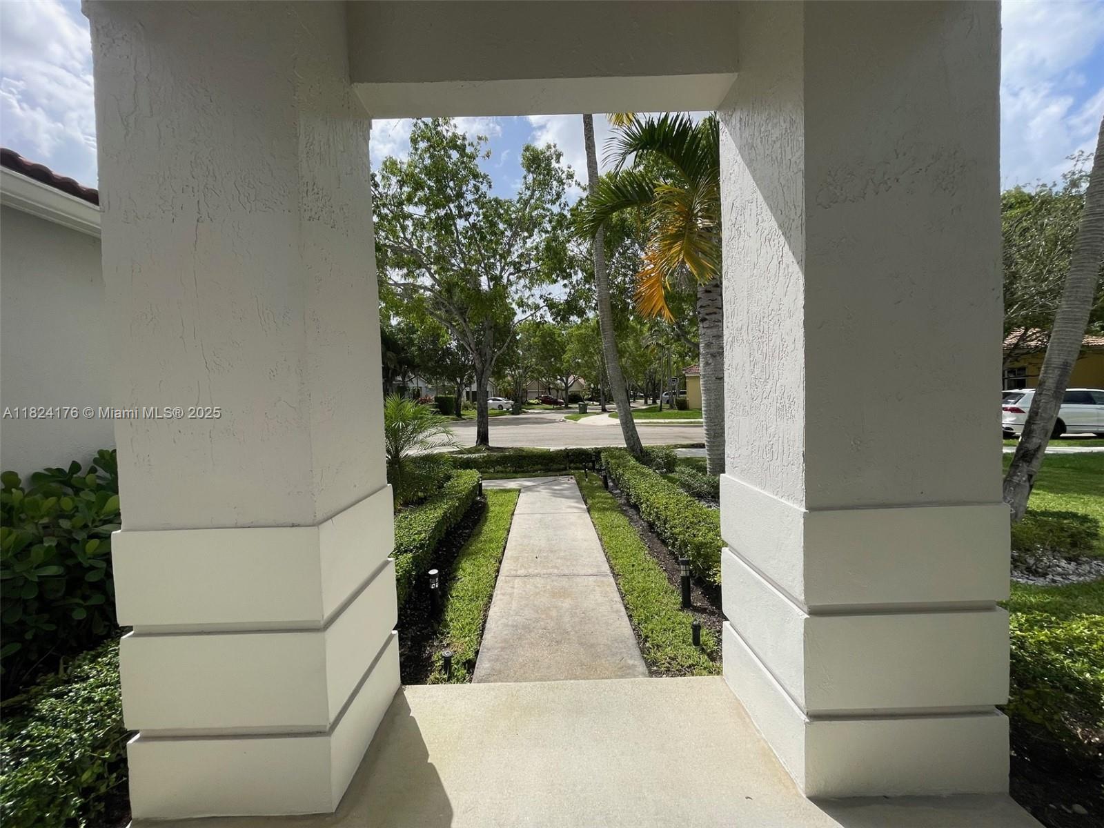 1087 Chenille Cir, Weston, Florida image 6