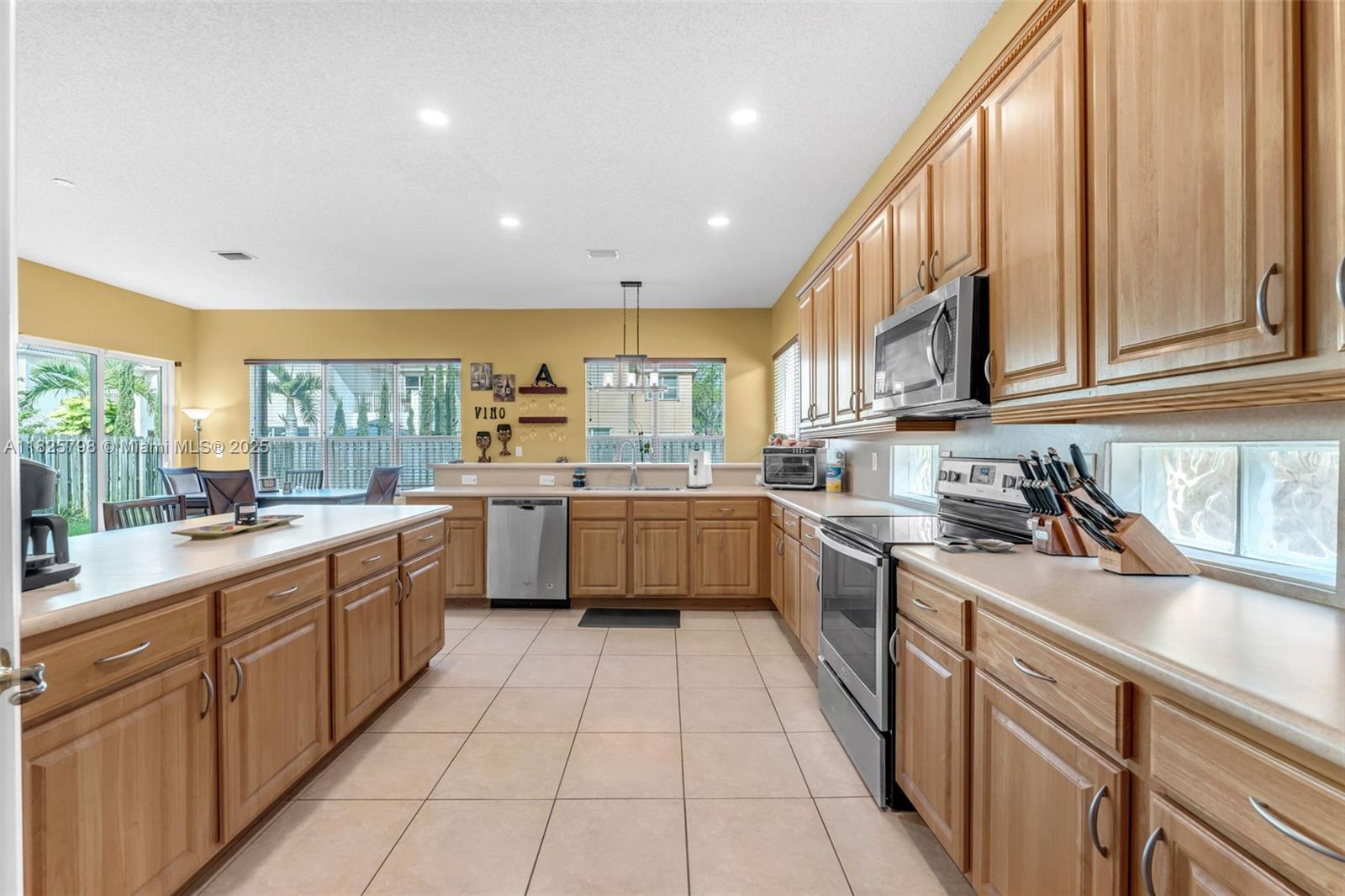 452 NE 20th Ter, Homestead, Florida image 11