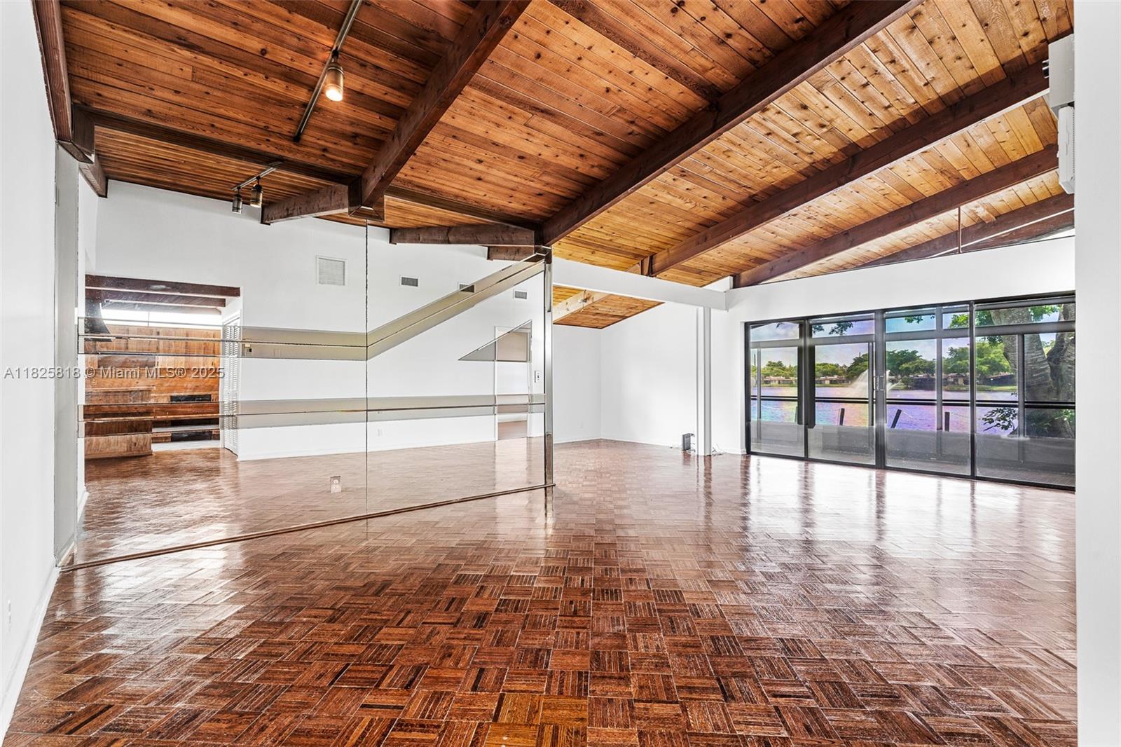 616 Briarwood Cir #1-44, Hollywood, Florida image 18