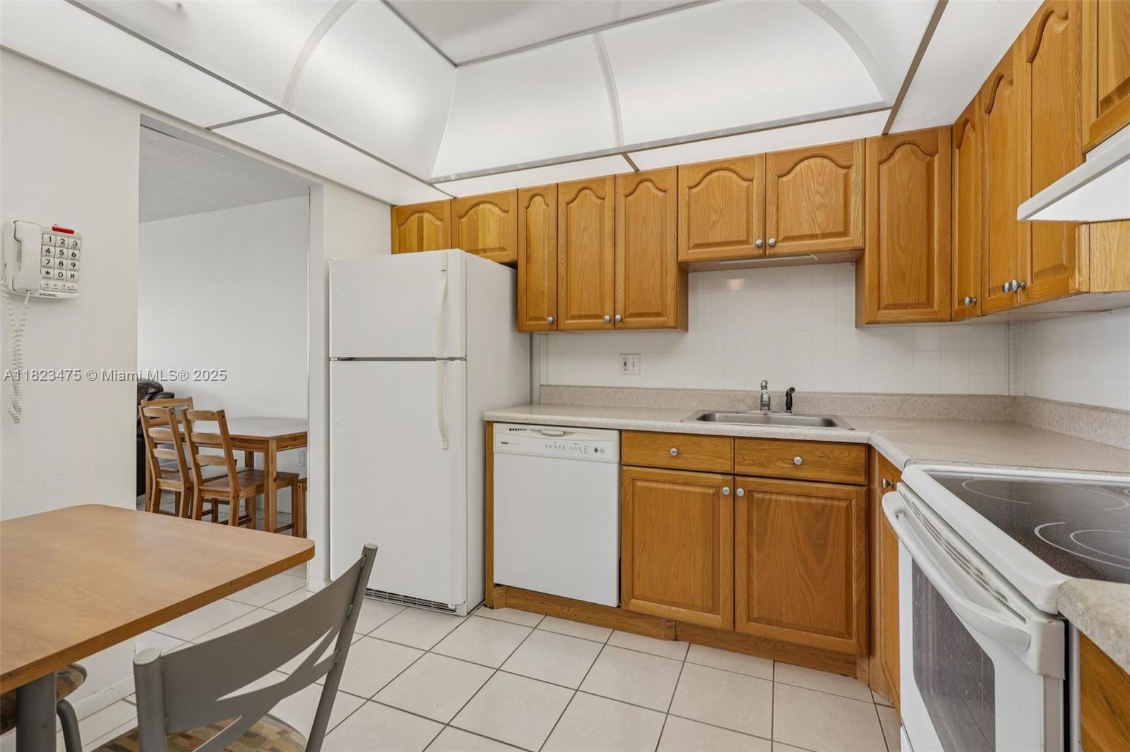 900 Saint Charles Pl #420, Pembroke Pines, Florida image 11