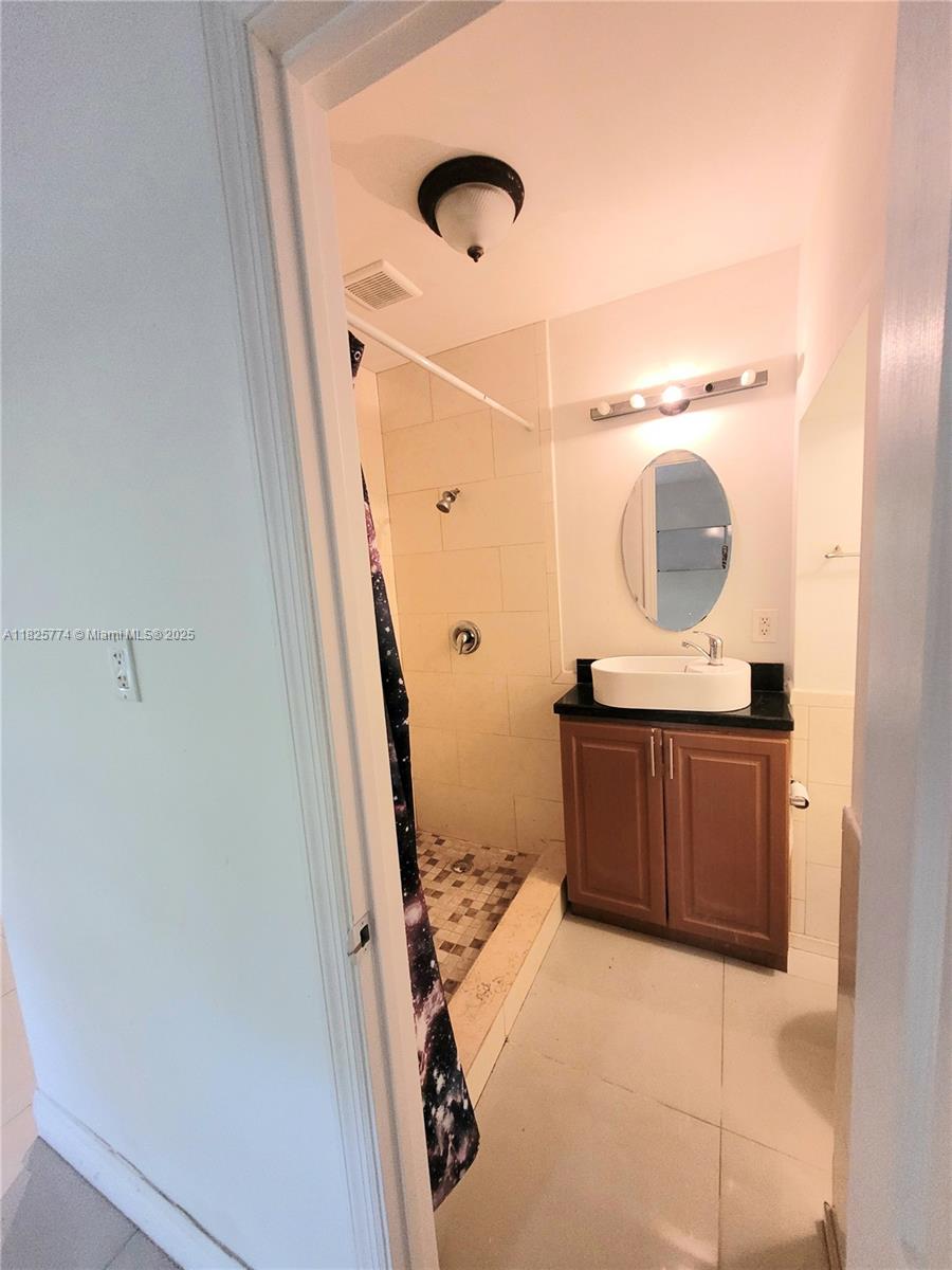1132 Moffett St, Hallandale Beach, Florida image 29