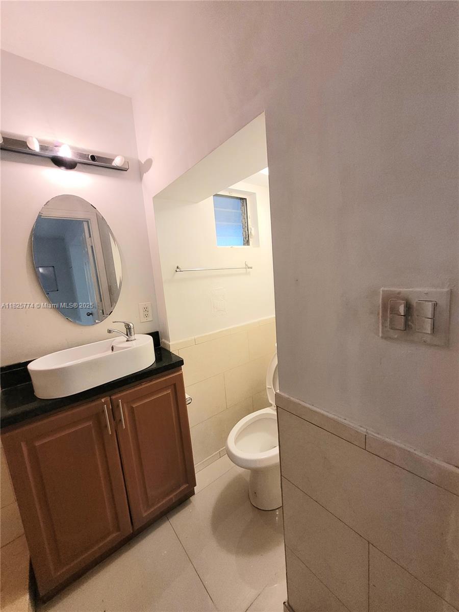 1132 Moffett St, Hallandale Beach, Florida image 30